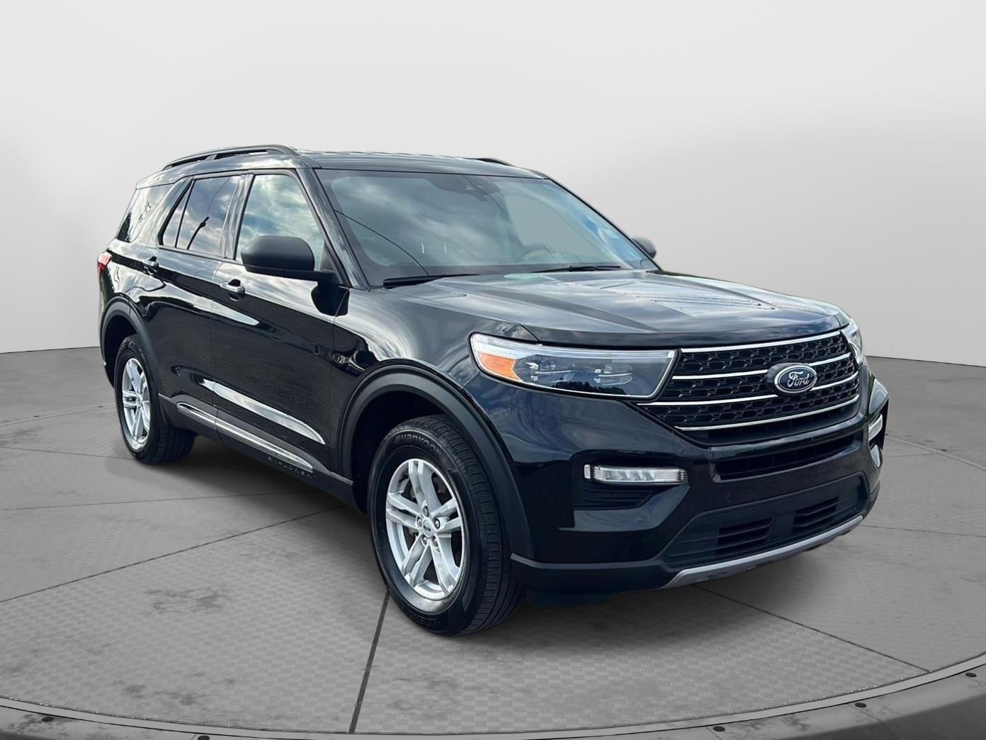 2023 Ford Explorer photo 15 of 51