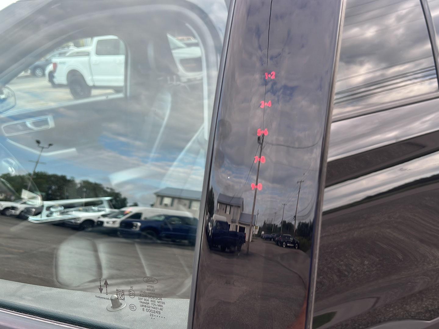 2023 Ford Explorer photo 17 of 51