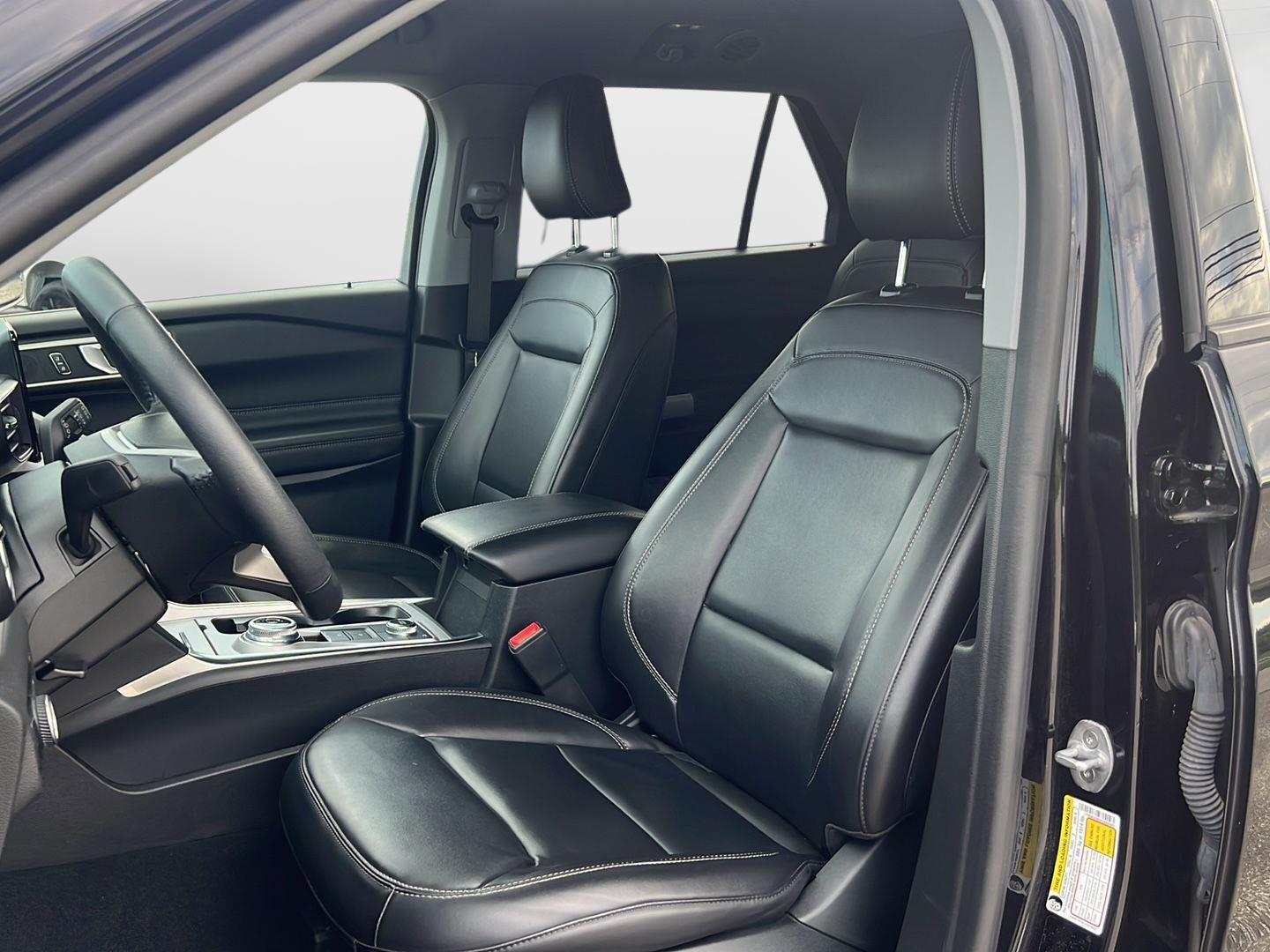 2023 Ford Explorer photo 20 of 51