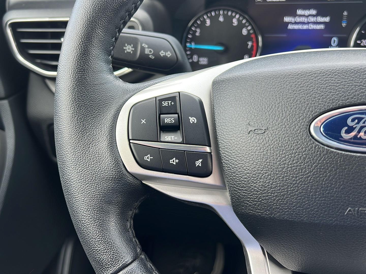 2023 Ford Explorer photo 27 of 51