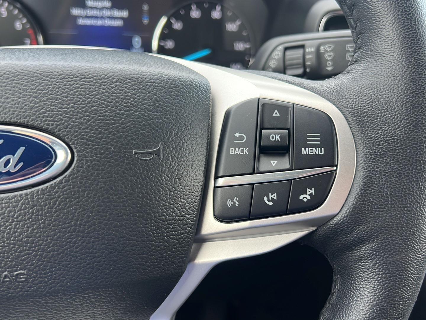 2023 Ford Explorer photo 28 of 51