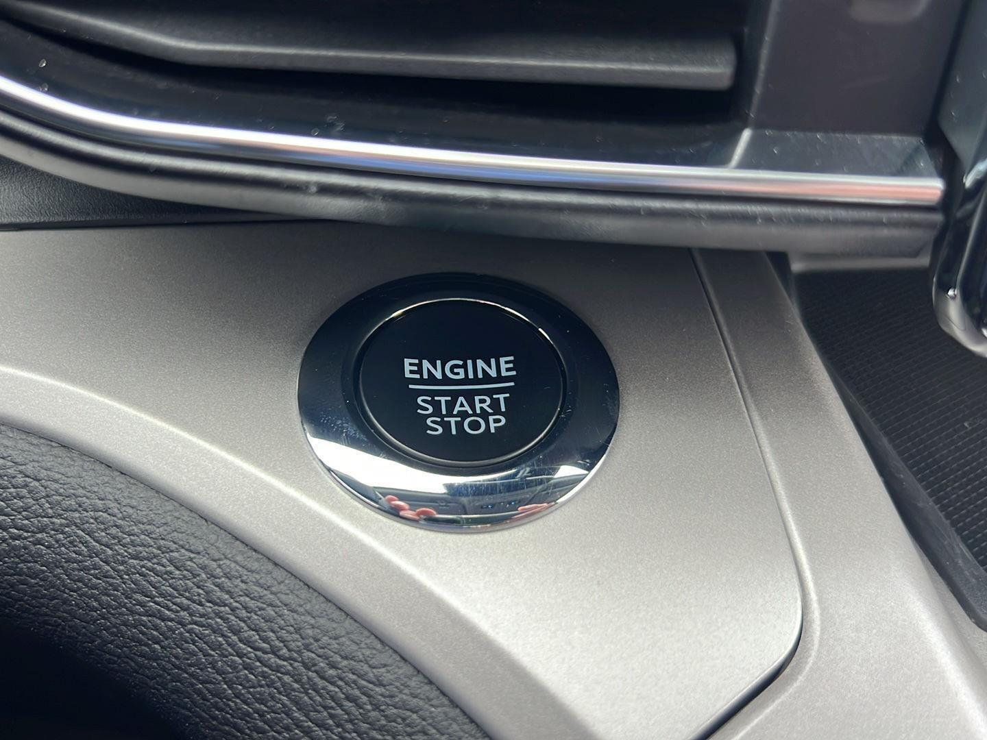 2023 Ford Explorer photo 32 of 51