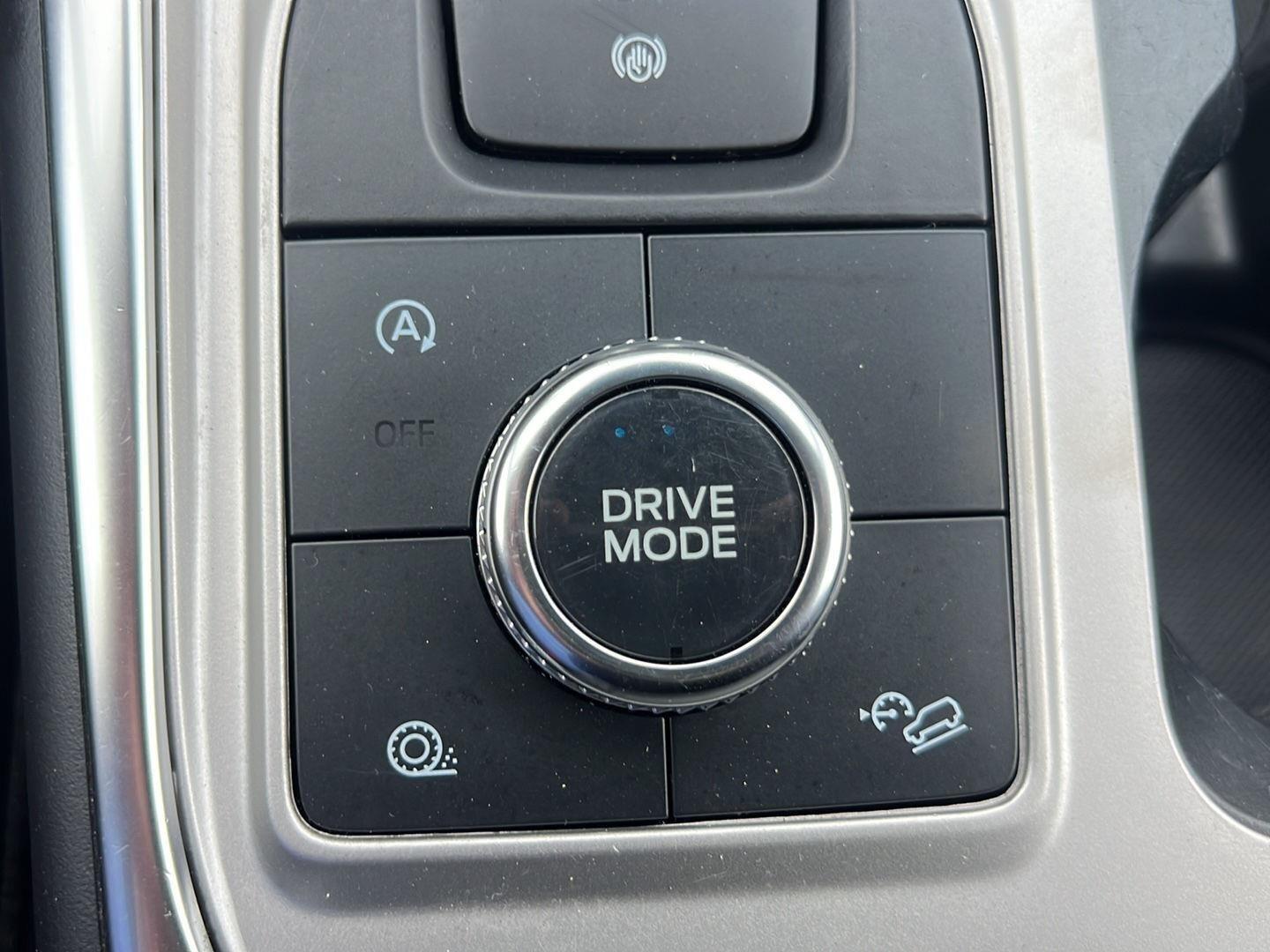 2023 Ford Explorer photo 34 of 51