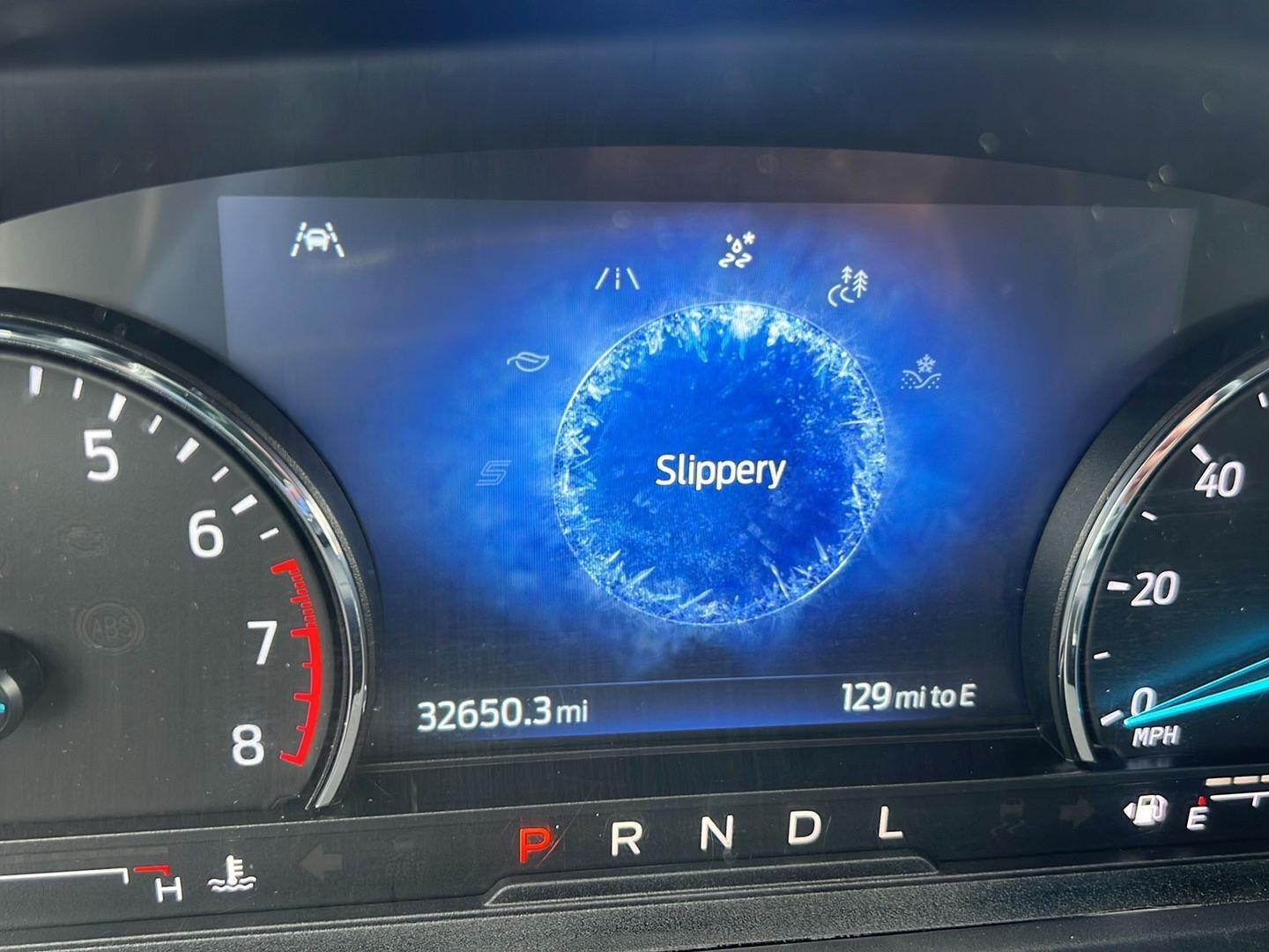 2023 Ford Explorer photo 36 of 51