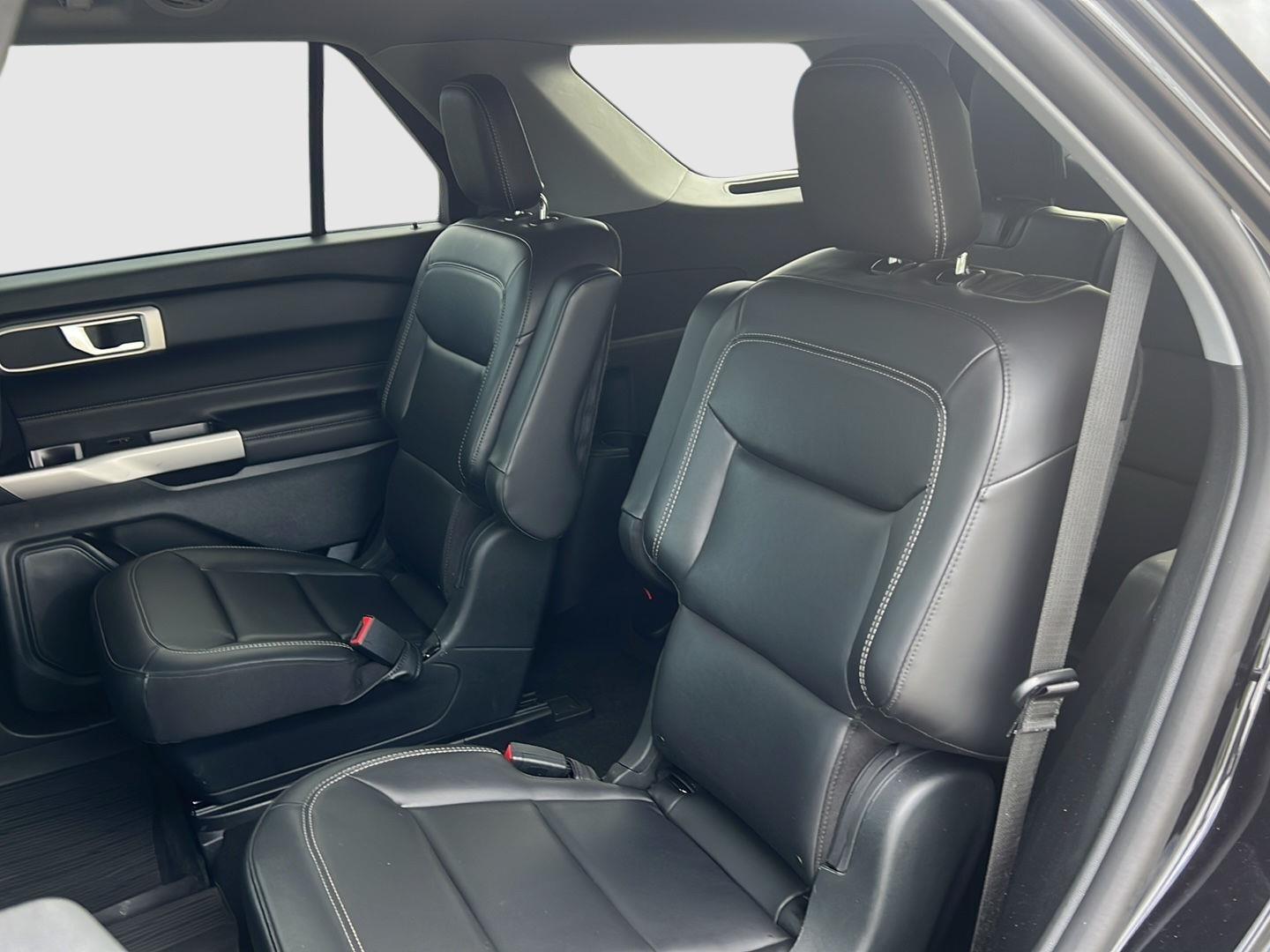 2023 Ford Explorer photo 48 of 51