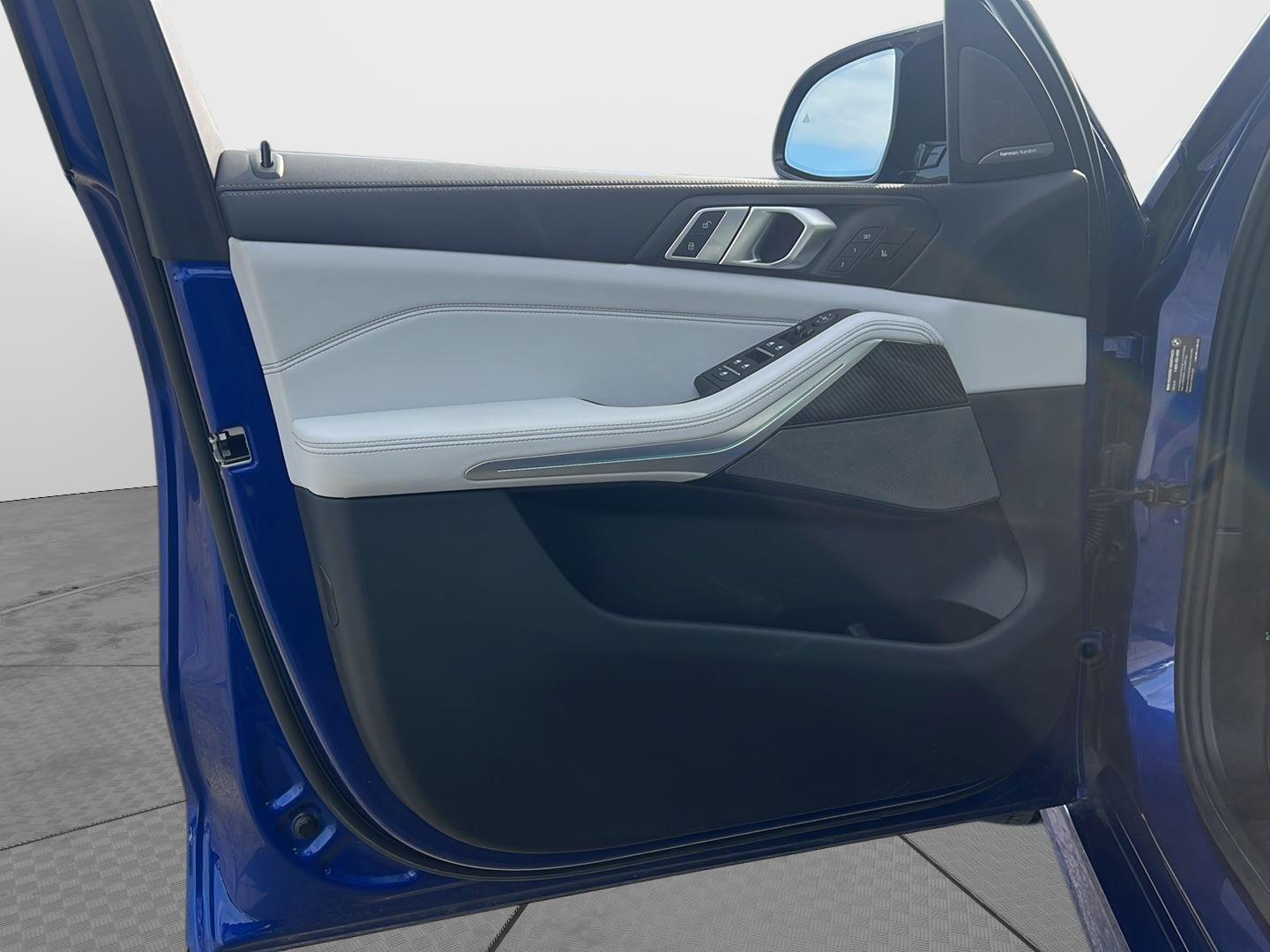 2025 BMW X5 photo 24 of 52