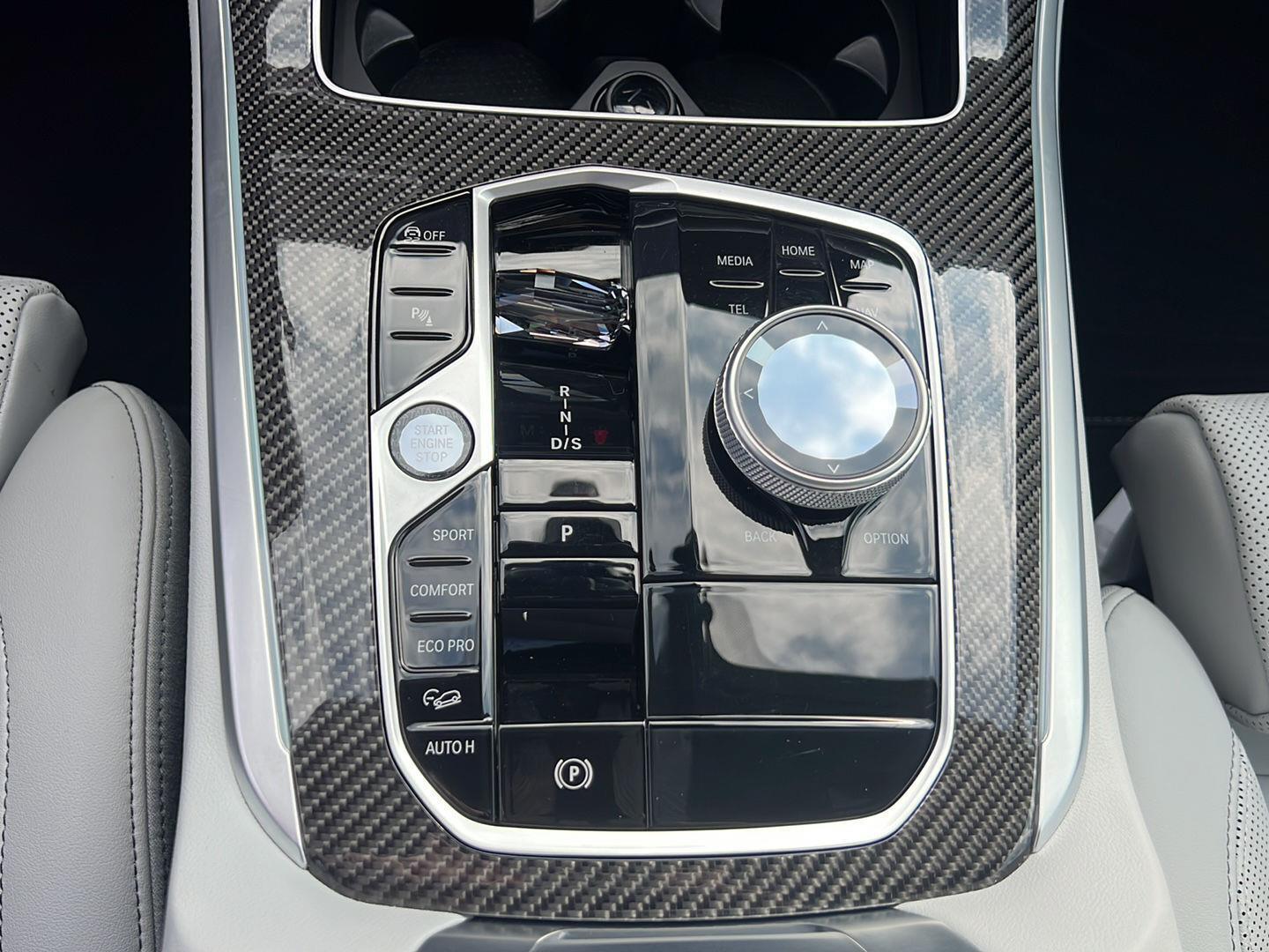 2025 BMW X5 photo 35 of 52