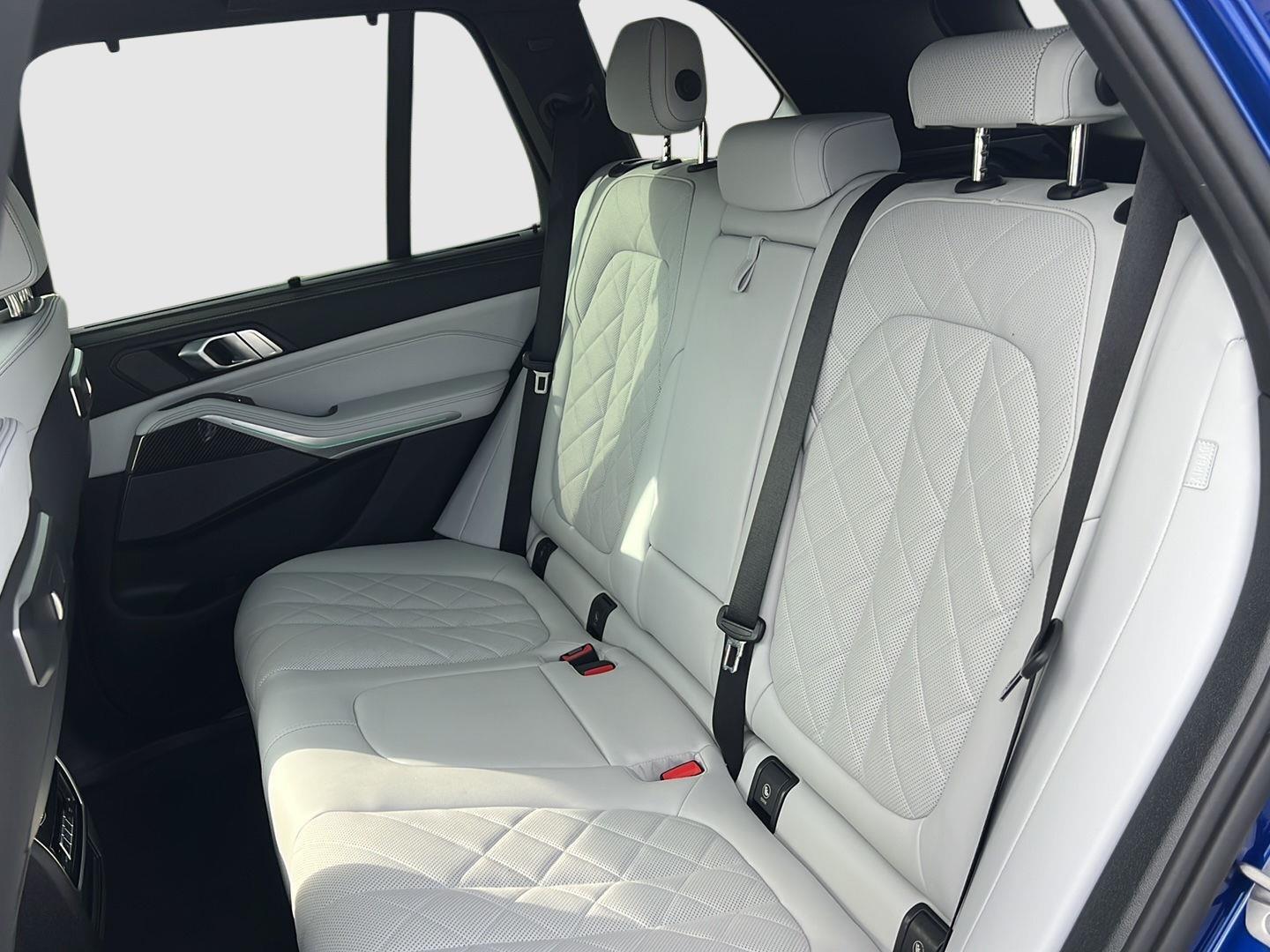 2025 BMW X5 photo 48 of 52