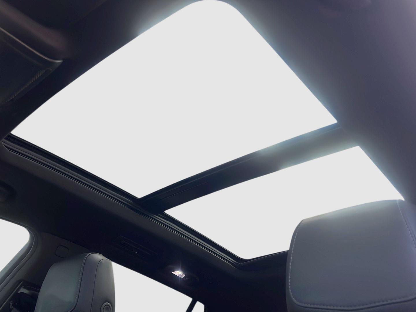 2025 Cadillac XT6 photo 16 of 60