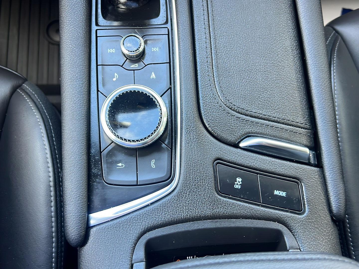 2025 Cadillac XT6 photo 39 of 60