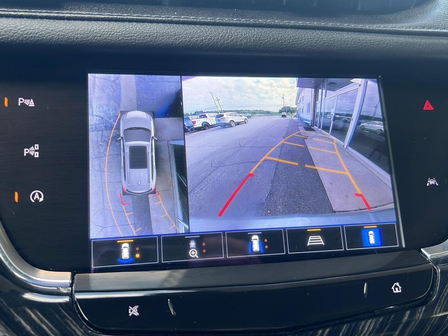 2025 Cadillac XT6 photo 47 of 60