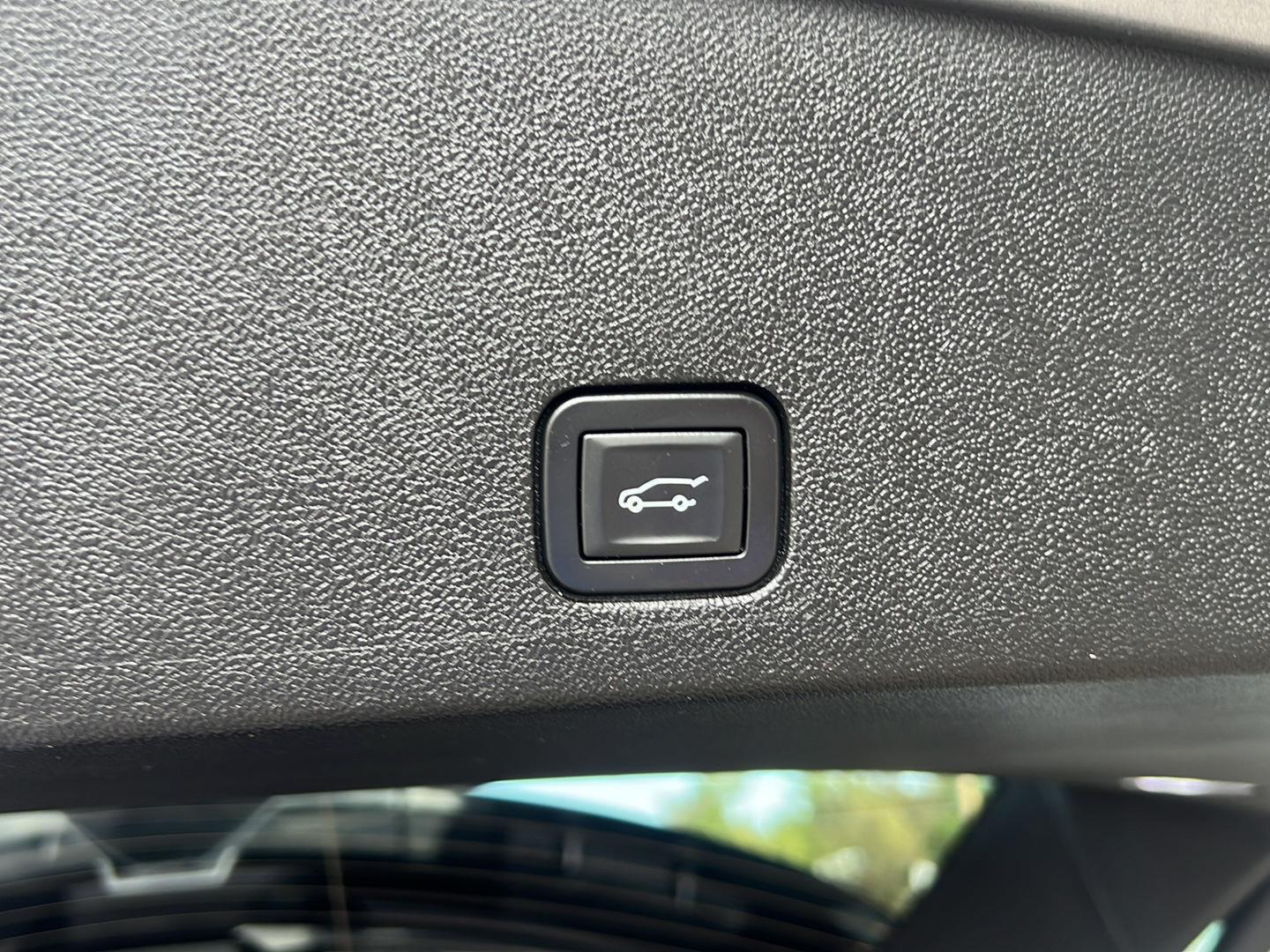 2025 Cadillac XT6 photo 49 of 60