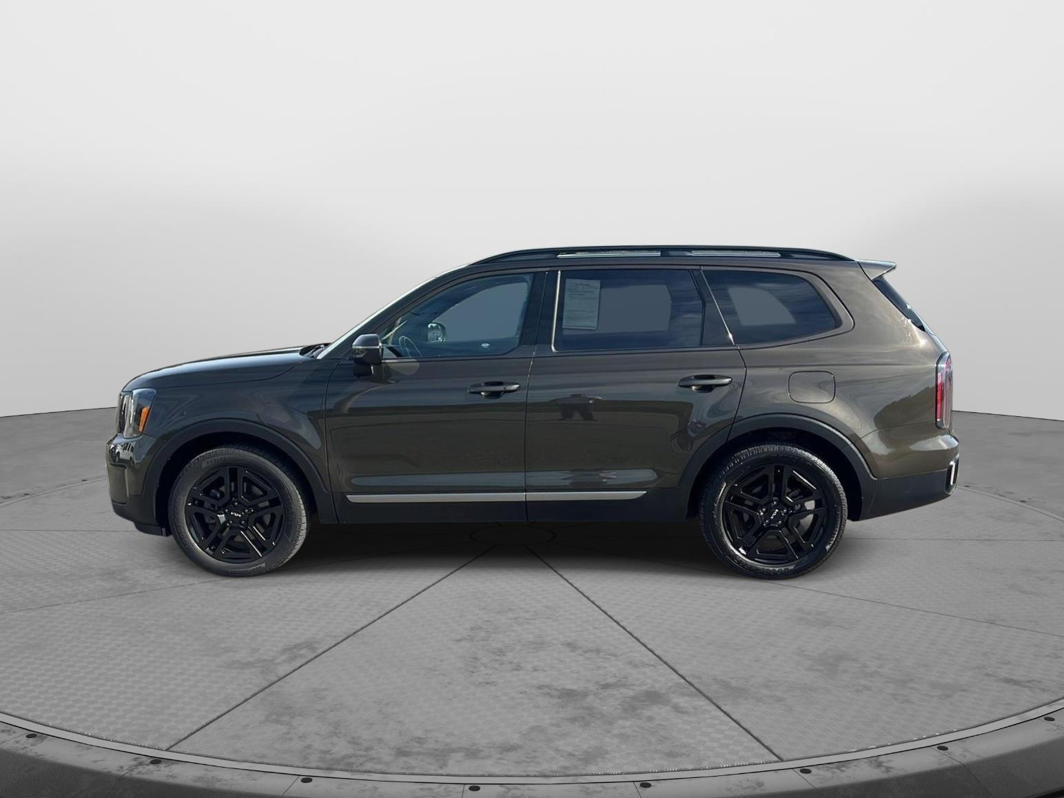 2023 Kia Telluride photo 4 of 50