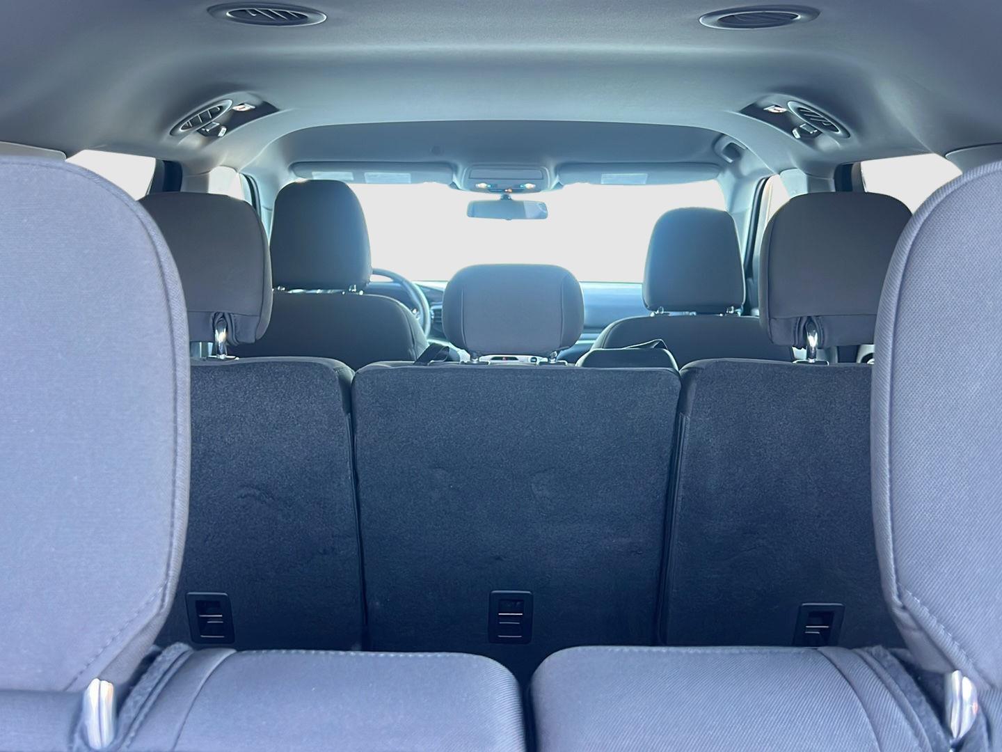 2021 Ford Explorer photo 13 of 47