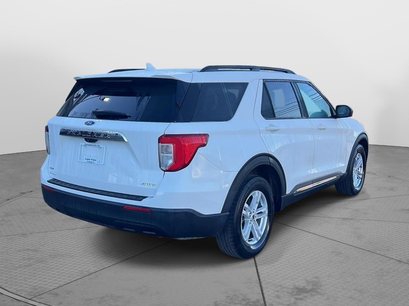 2021 Ford Explorer photo 15 of 47