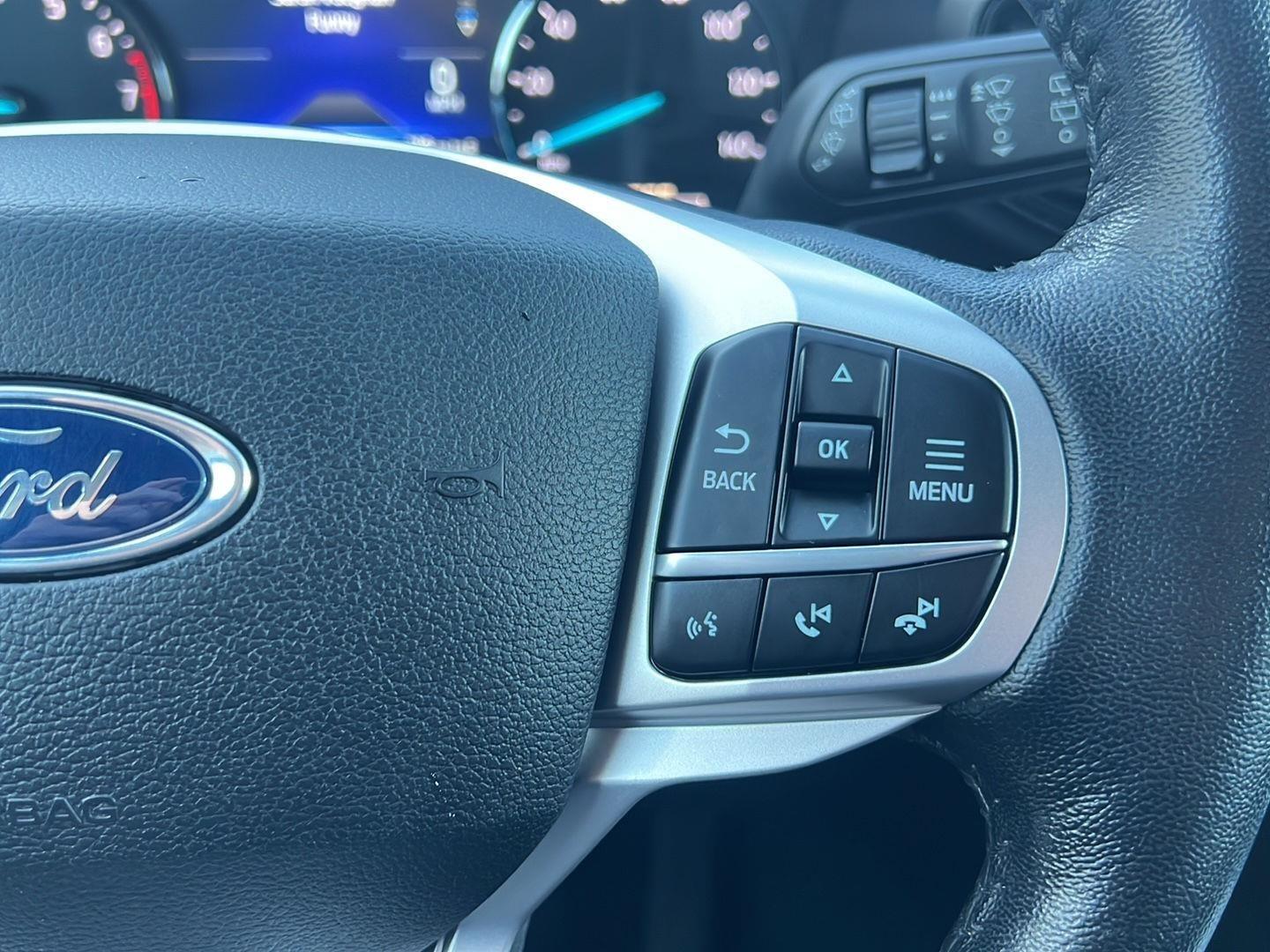 2021 Ford Explorer photo 28 of 47