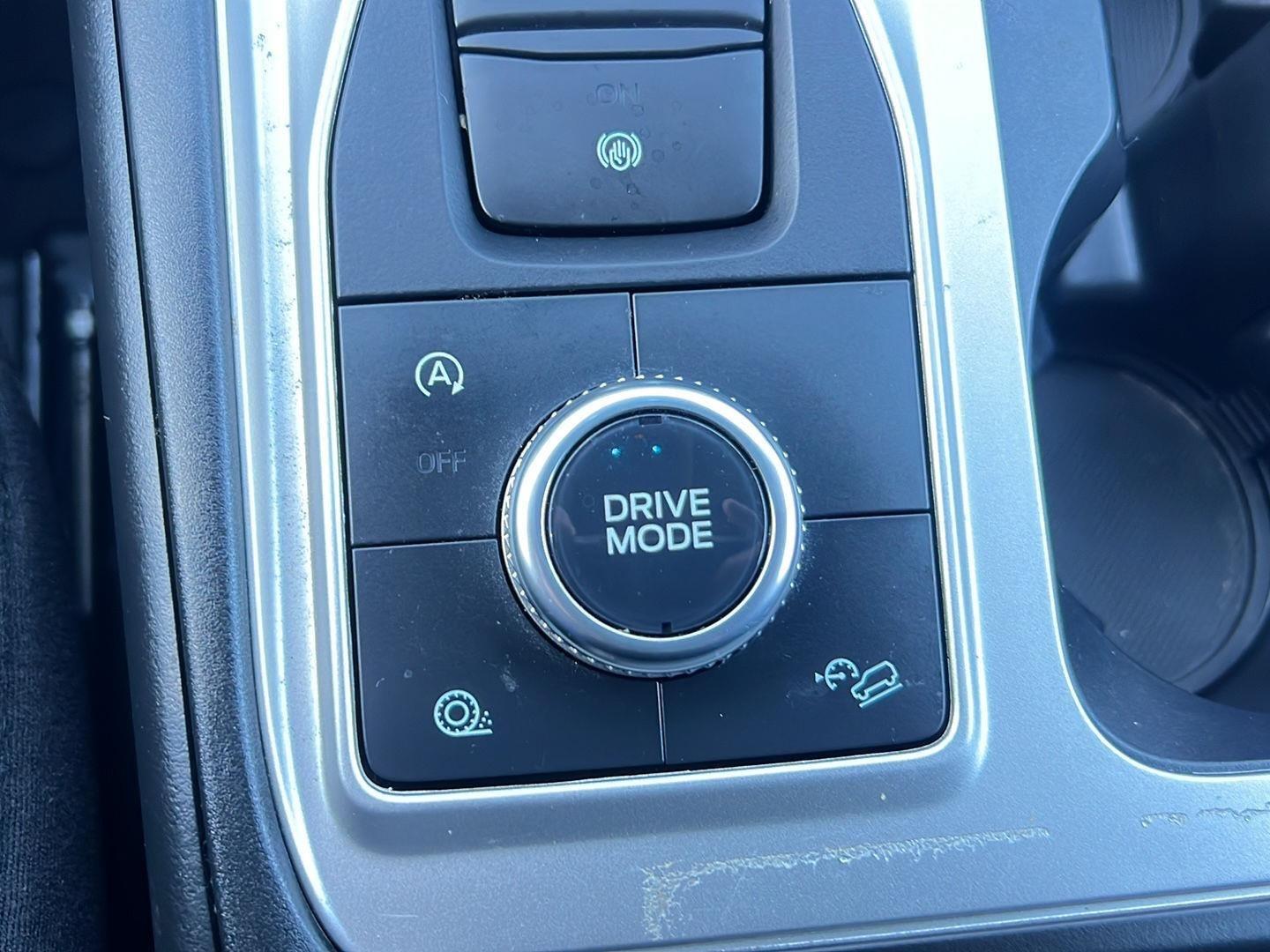 2021 Ford Explorer photo 34 of 47