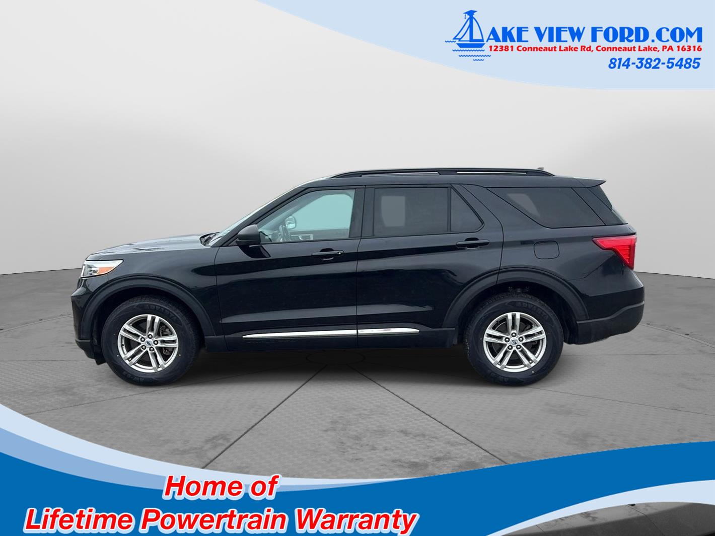 2023 Ford Explorer photo 4 of 52