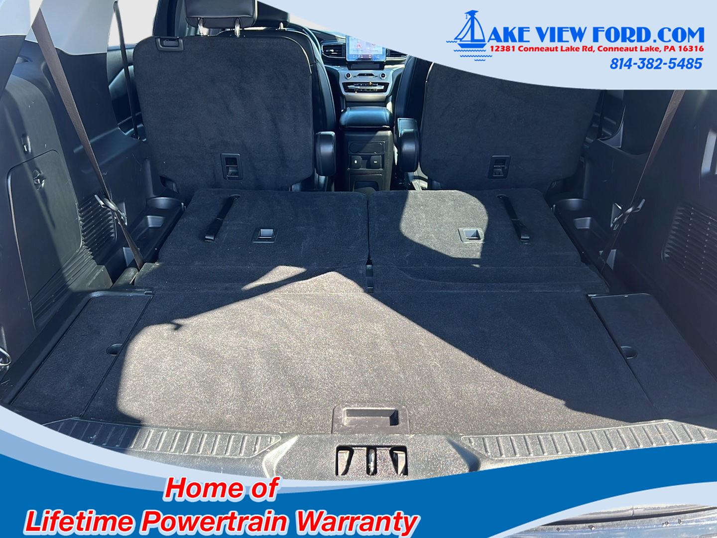 2023 Ford Explorer photo 16 of 52