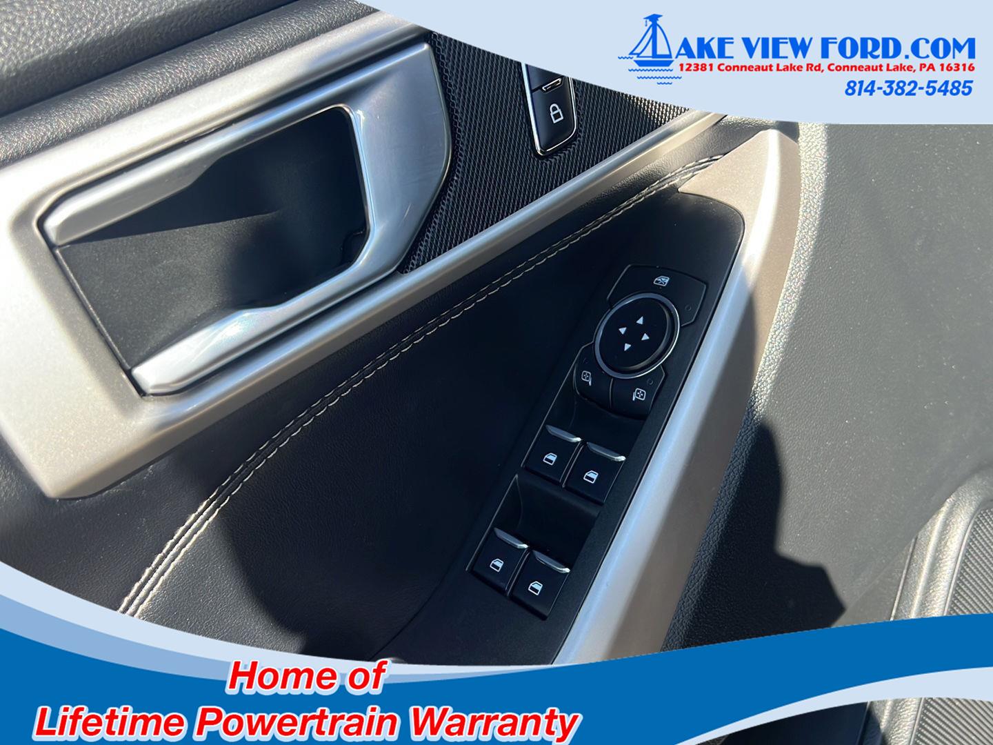 2023 Ford Explorer photo 23 of 52