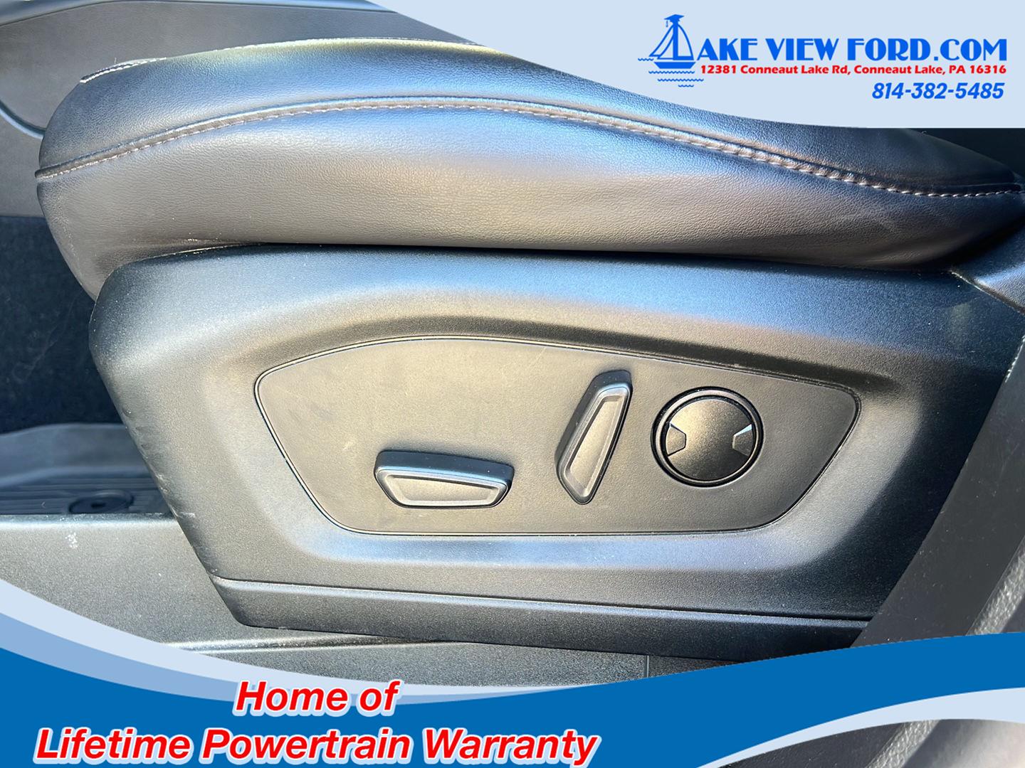 2023 Ford Explorer photo 24 of 52