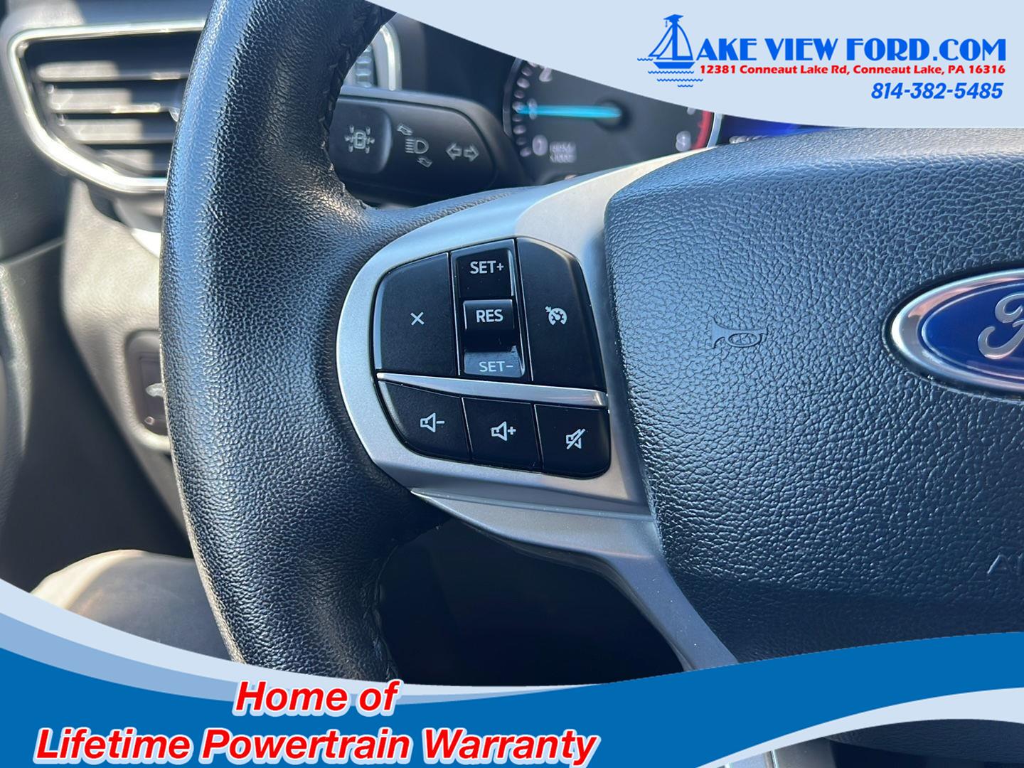 2023 Ford Explorer photo 27 of 52