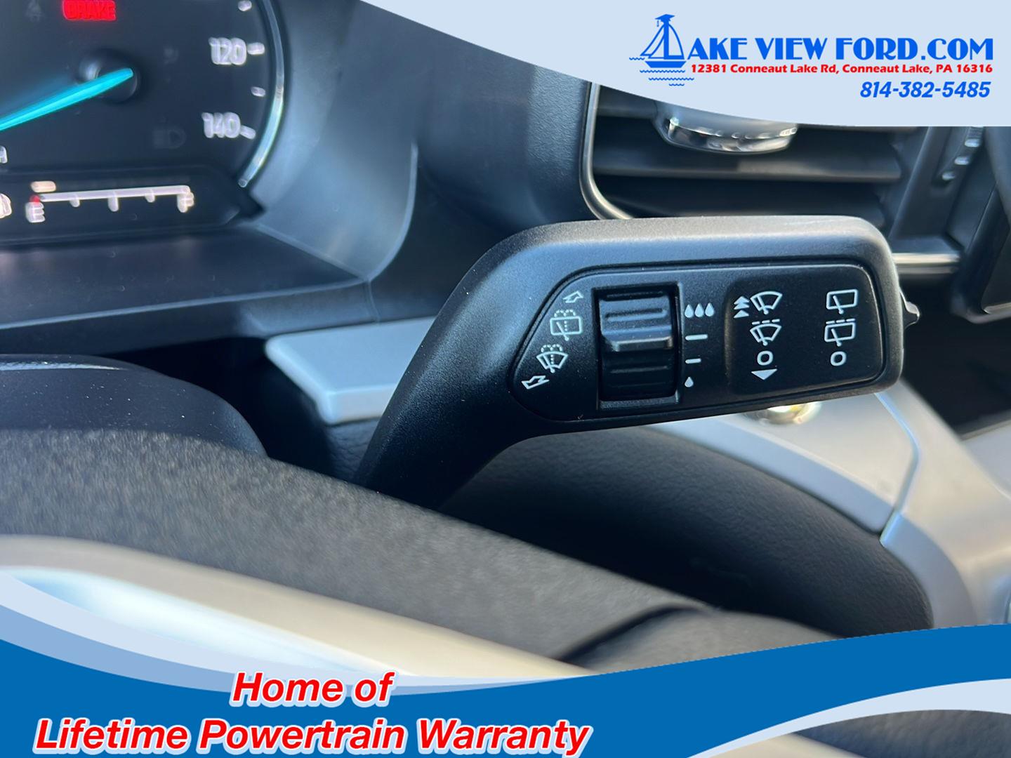 2023 Ford Explorer photo 30 of 52
