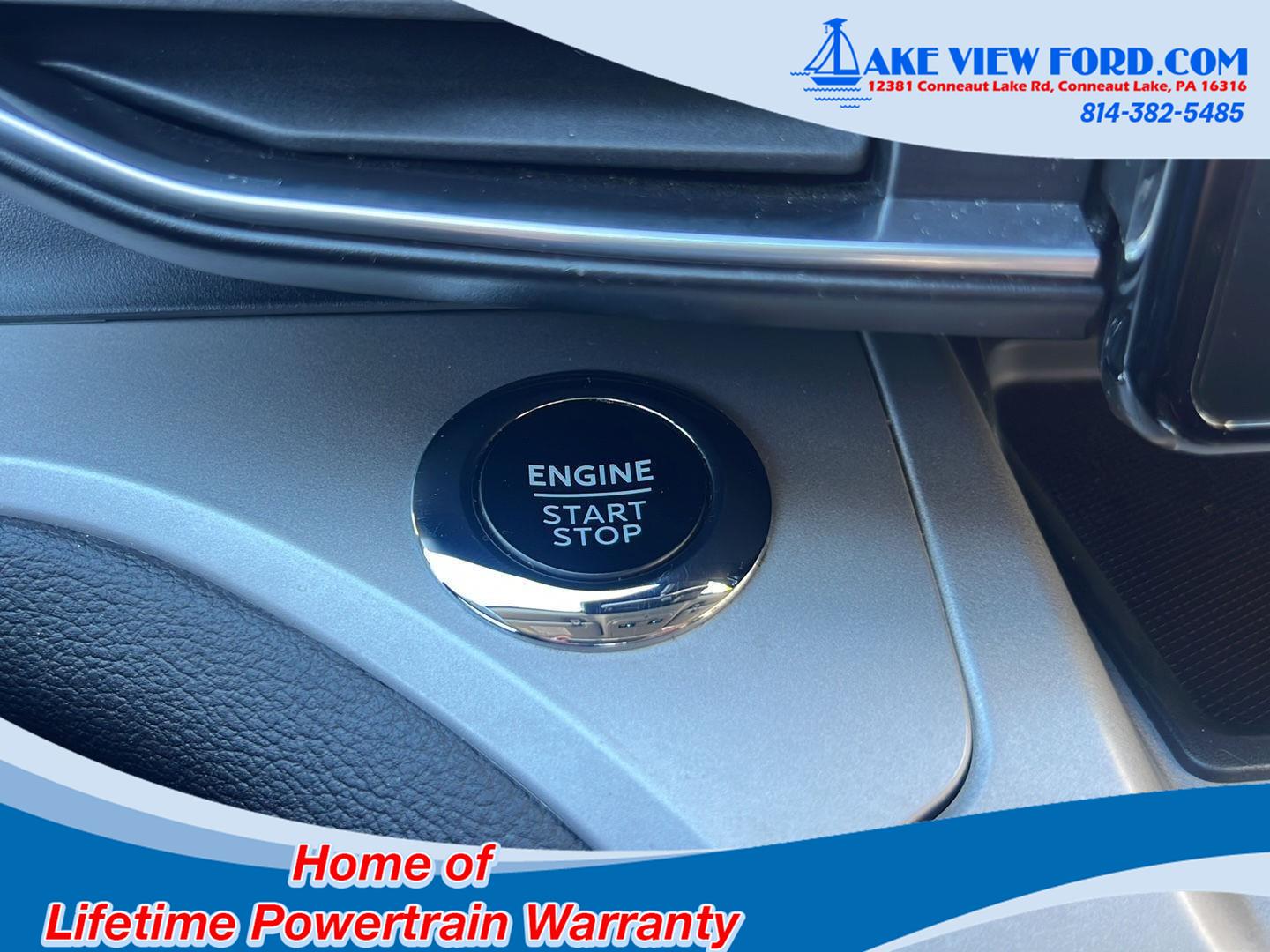 2023 Ford Explorer photo 32 of 52