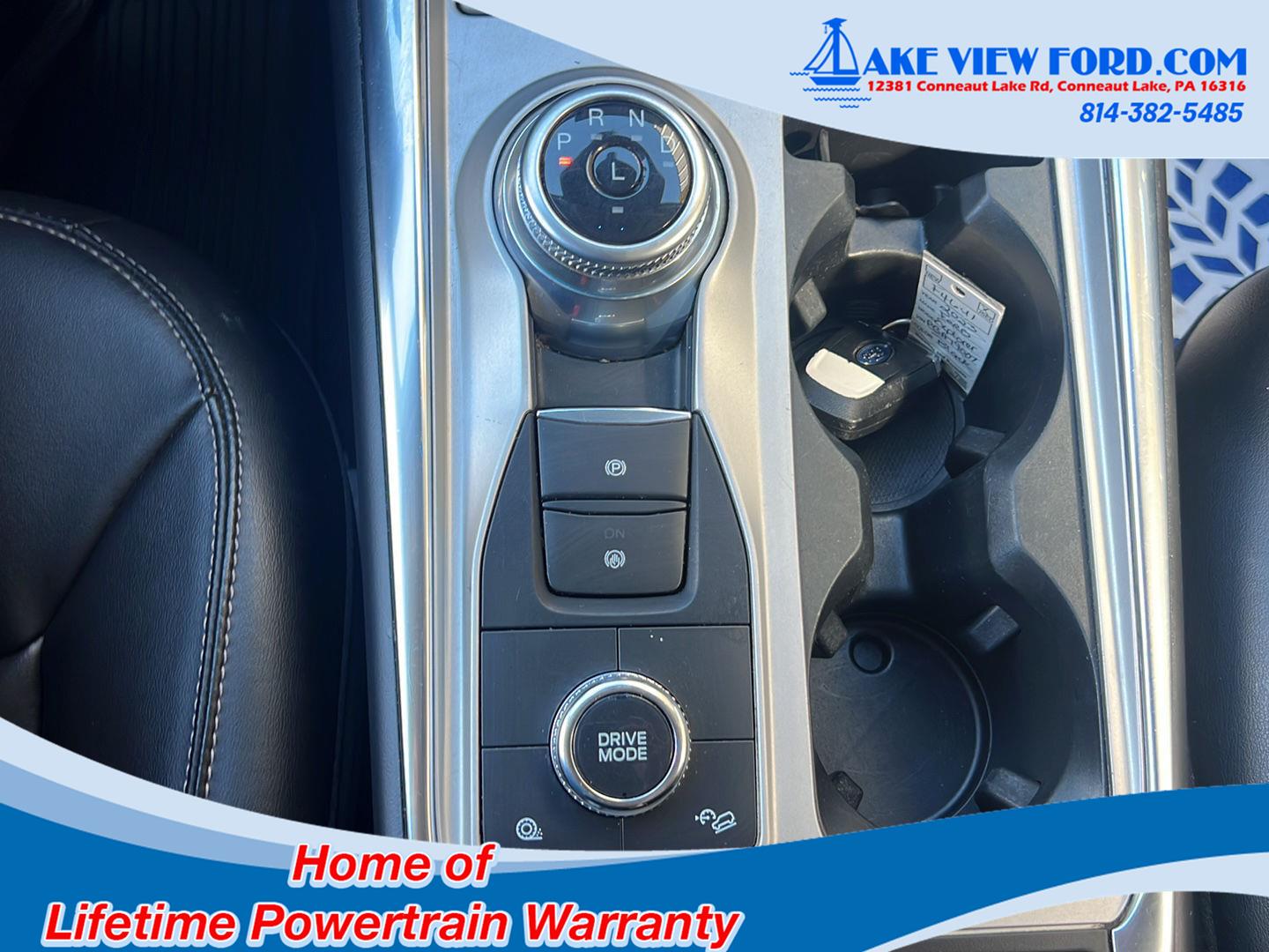 2023 Ford Explorer photo 33 of 52