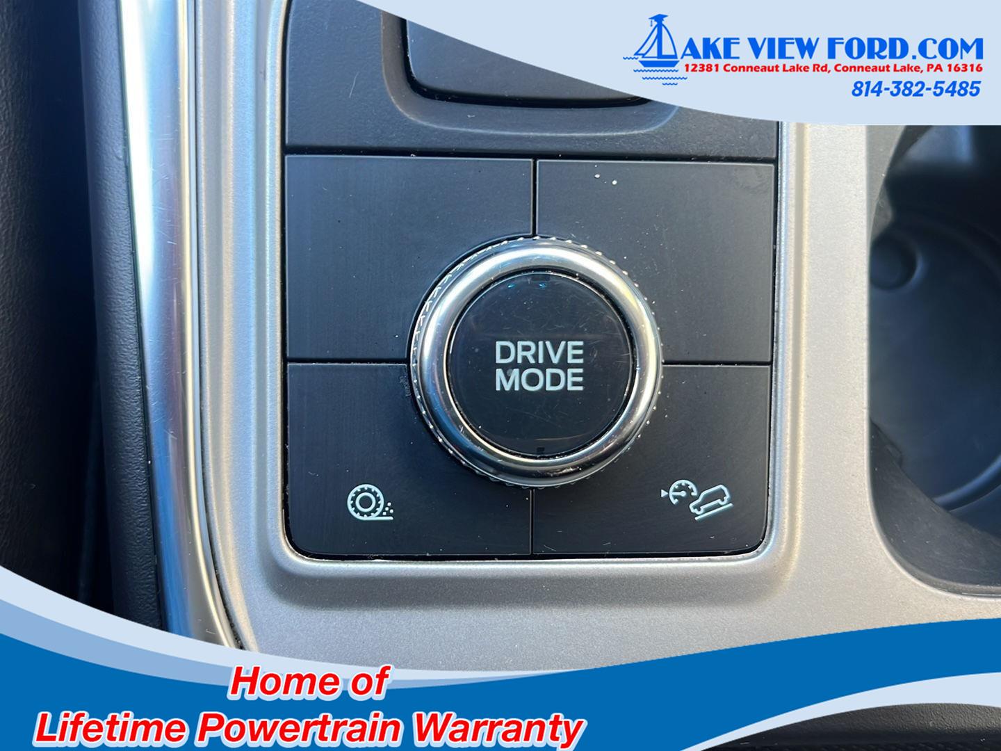 2023 Ford Explorer photo 34 of 52