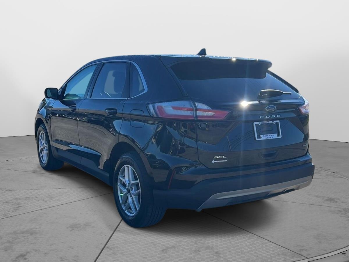 2023 Ford Edge photo 6 of 45