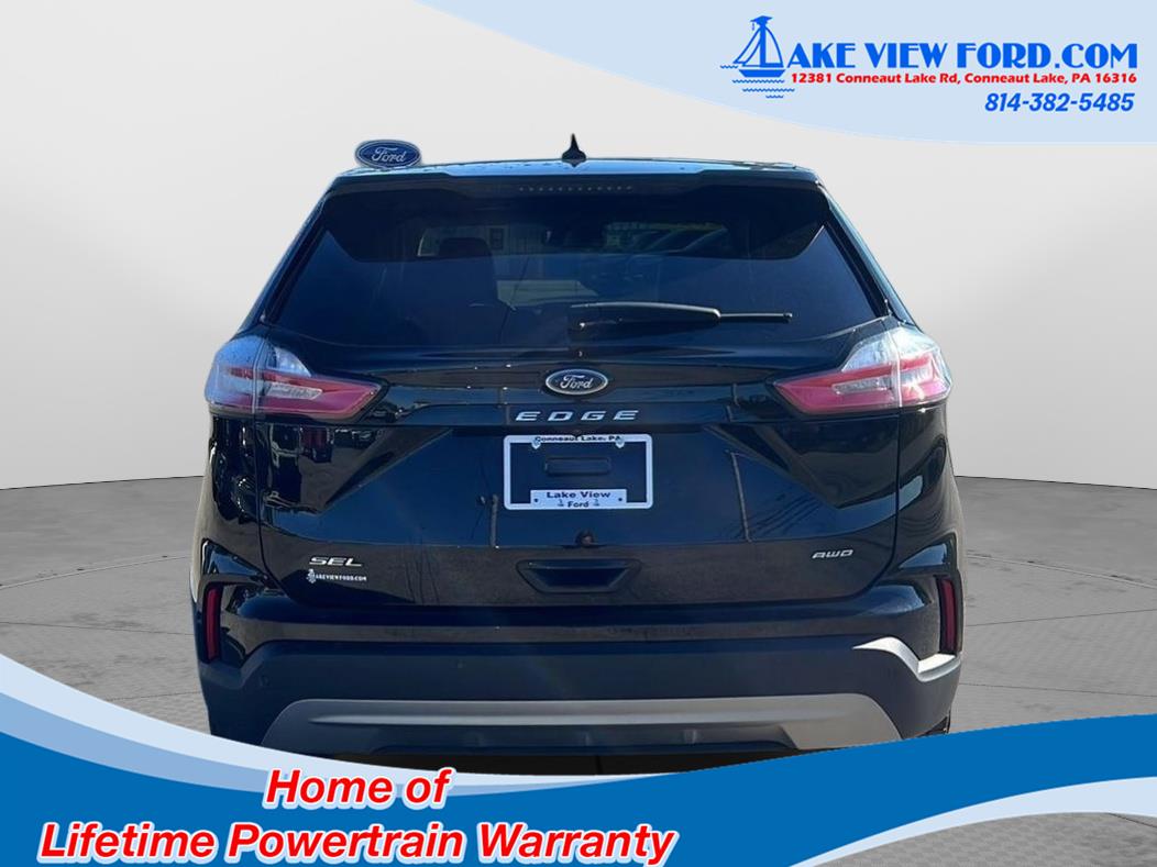 2023 Ford Edge photo 7 of 45