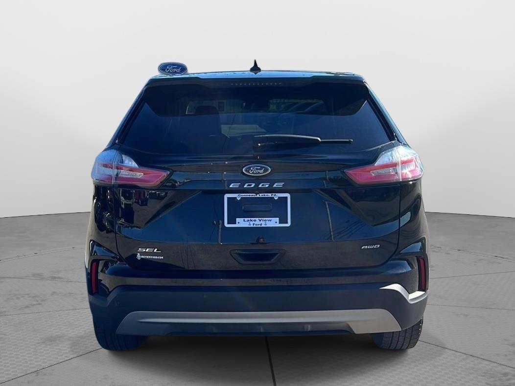 2023 Ford Edge photo 7 of 45
