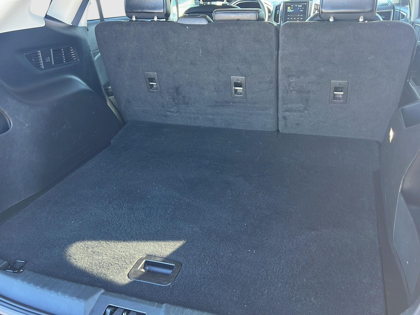 2023 Ford Edge photo 10 of 45