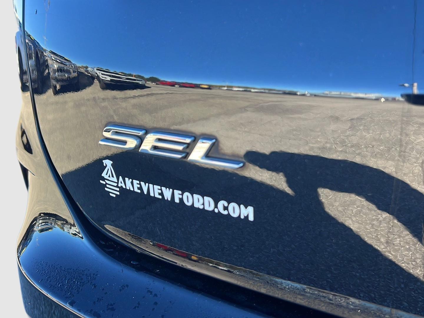 2023 Ford Edge photo 14 of 45
