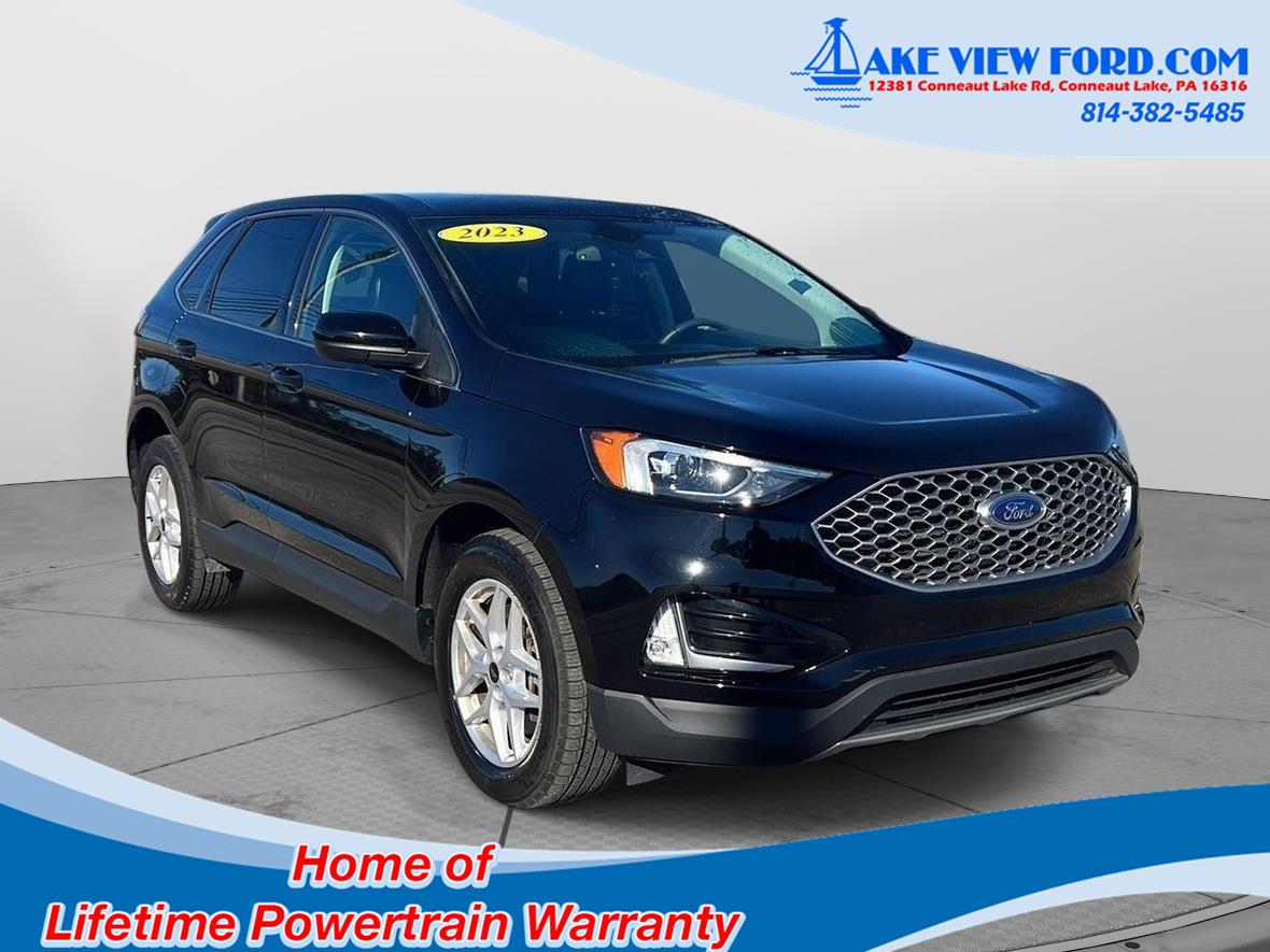 2023 Ford Edge photo 17 of 45