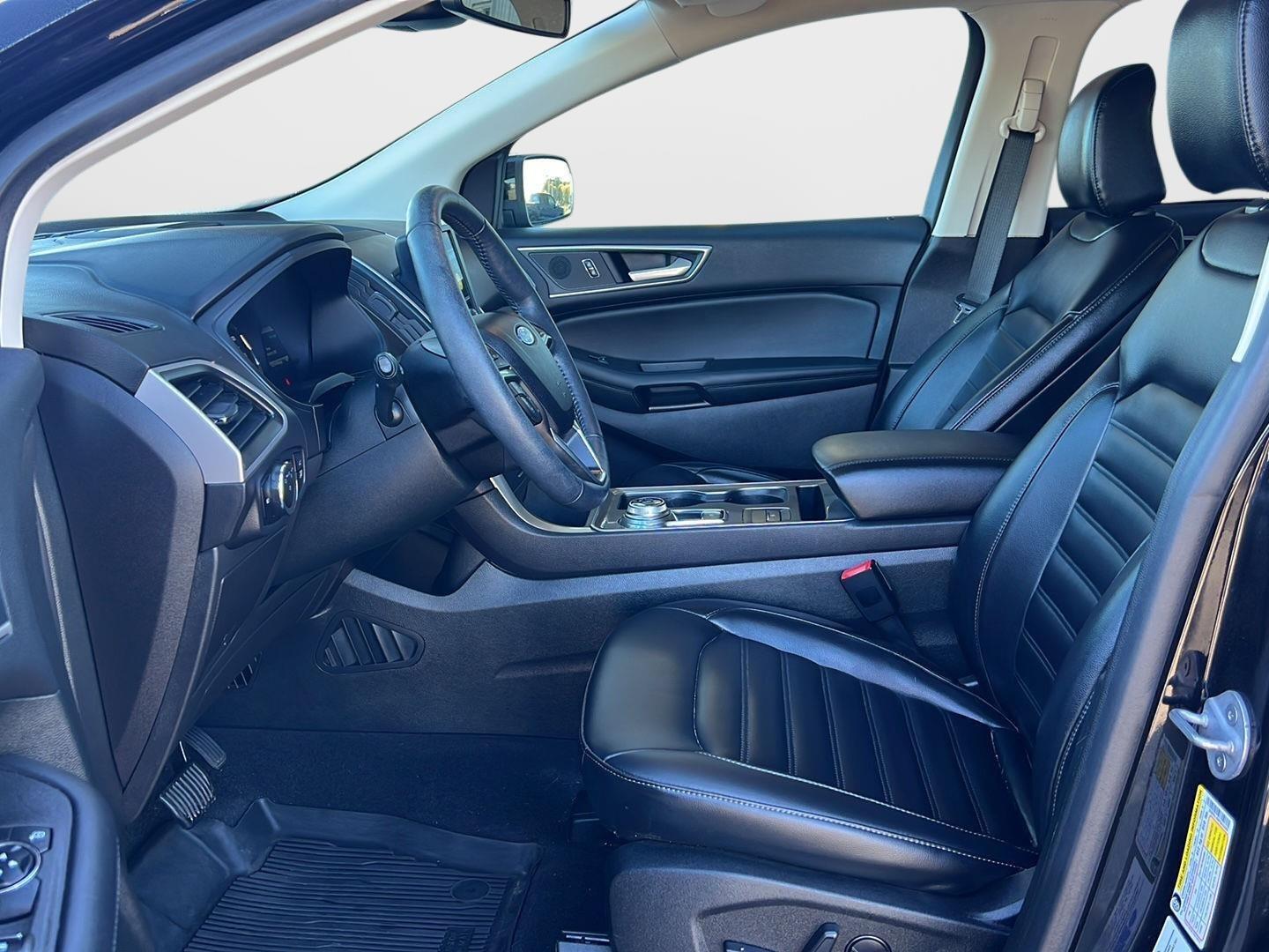 2023 Ford Edge photo 20 of 45