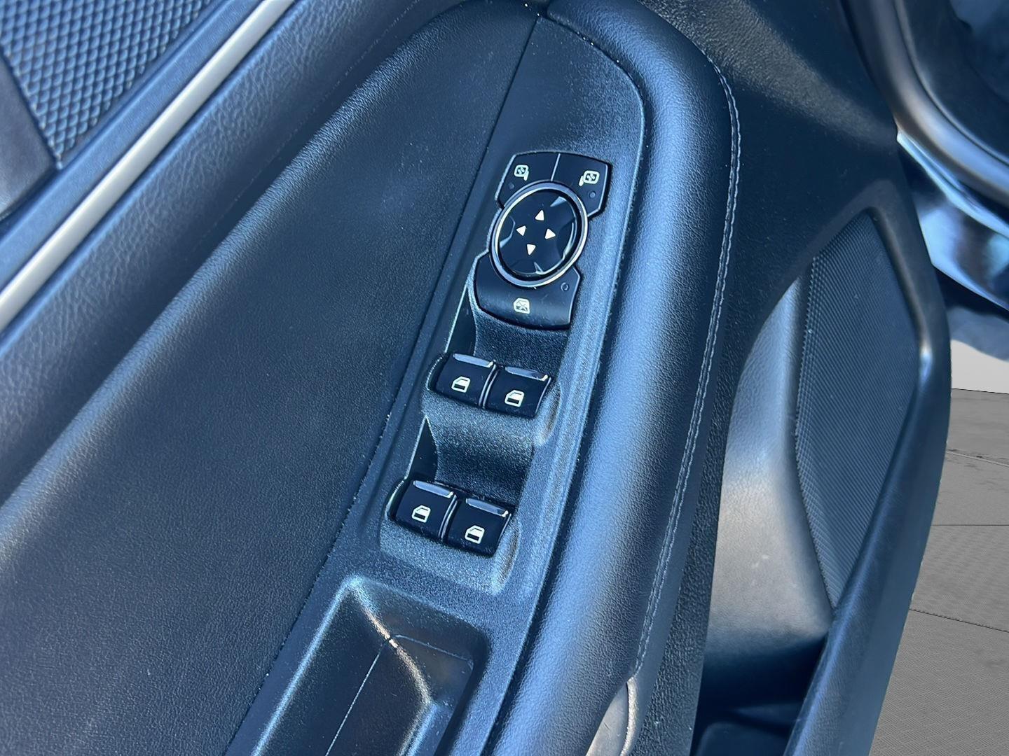 2023 Ford Edge photo 24 of 45
