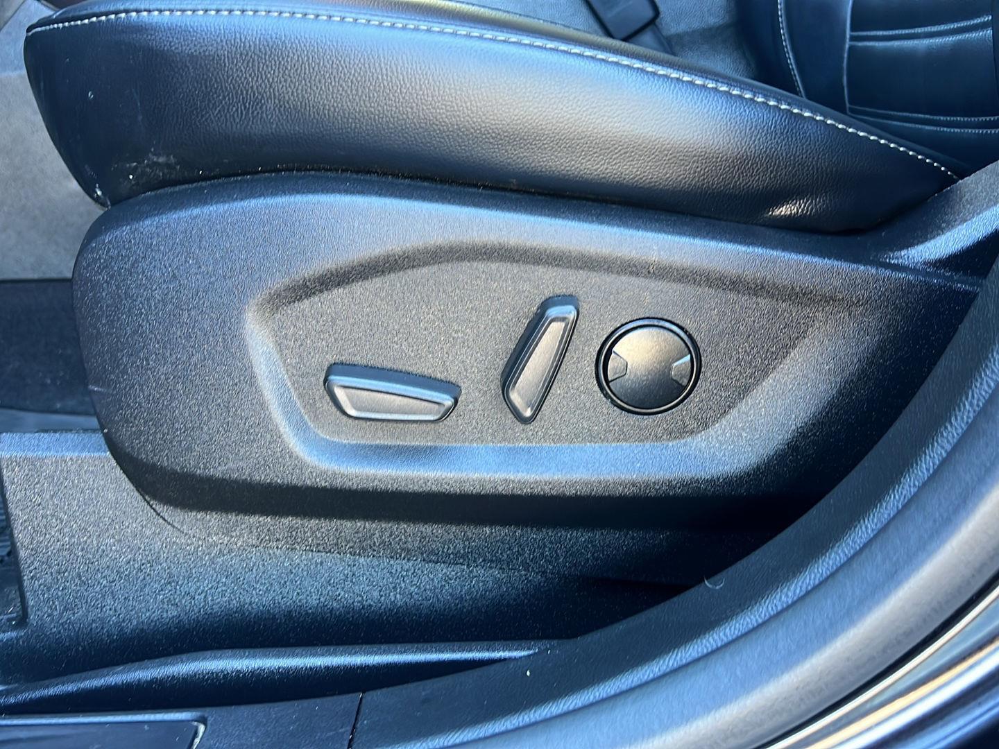 2023 Ford Edge photo 25 of 45