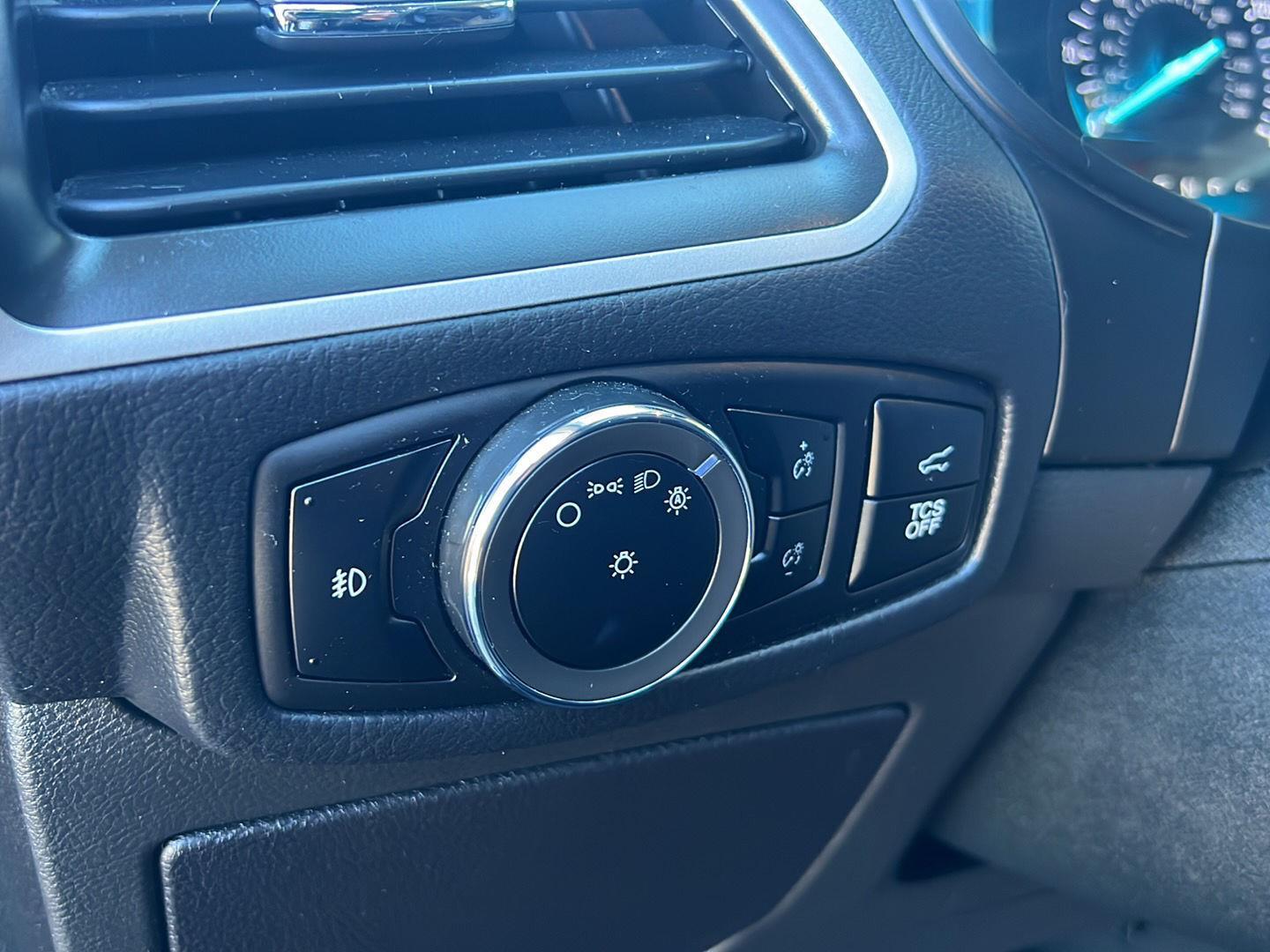 2023 Ford Edge photo 26 of 45
