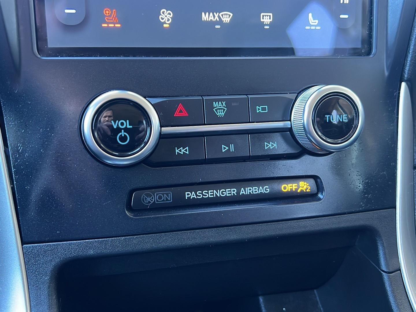 2023 Ford Edge photo 36 of 45