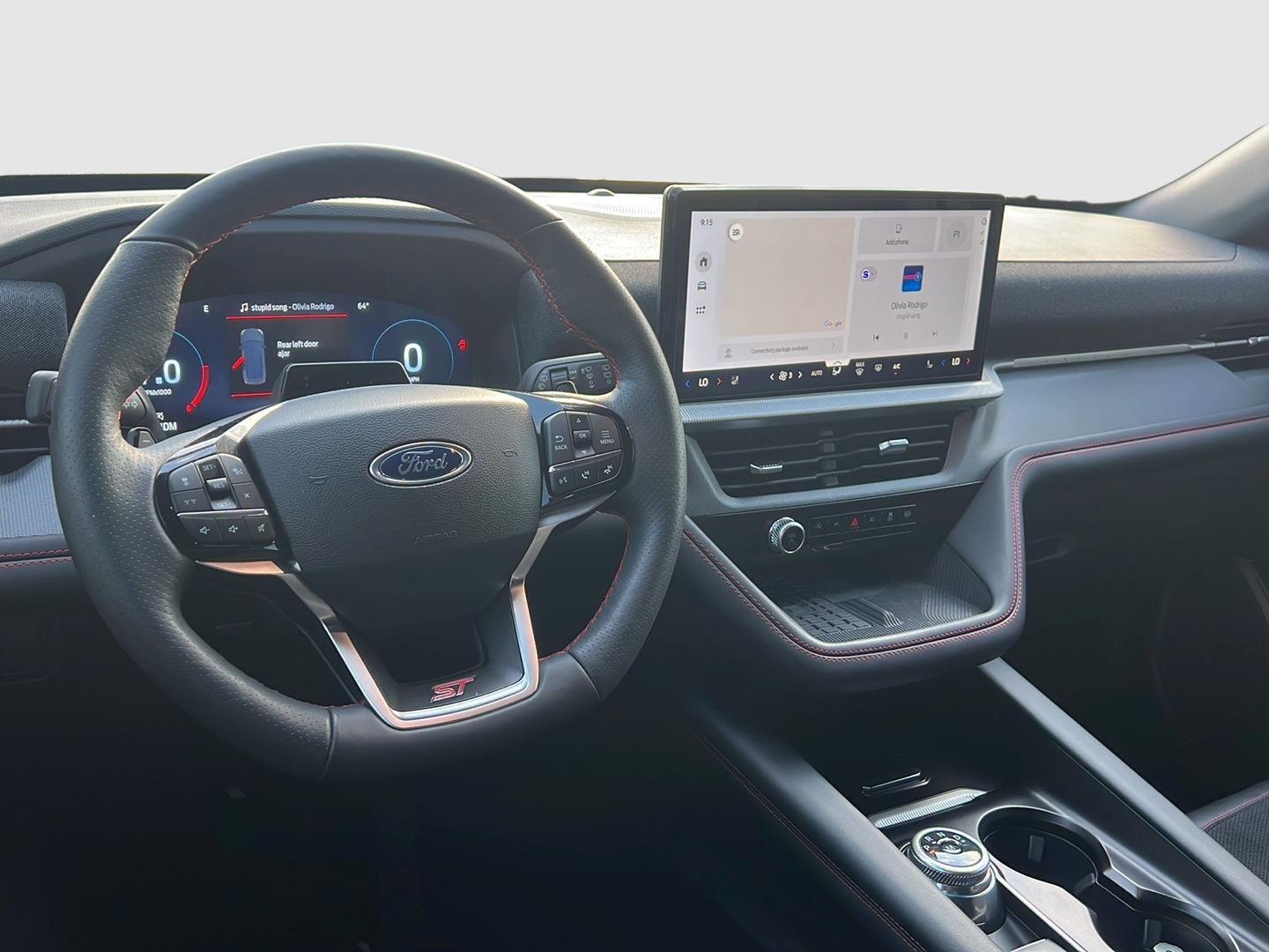 2025 Ford Explorer photo 2 of 62