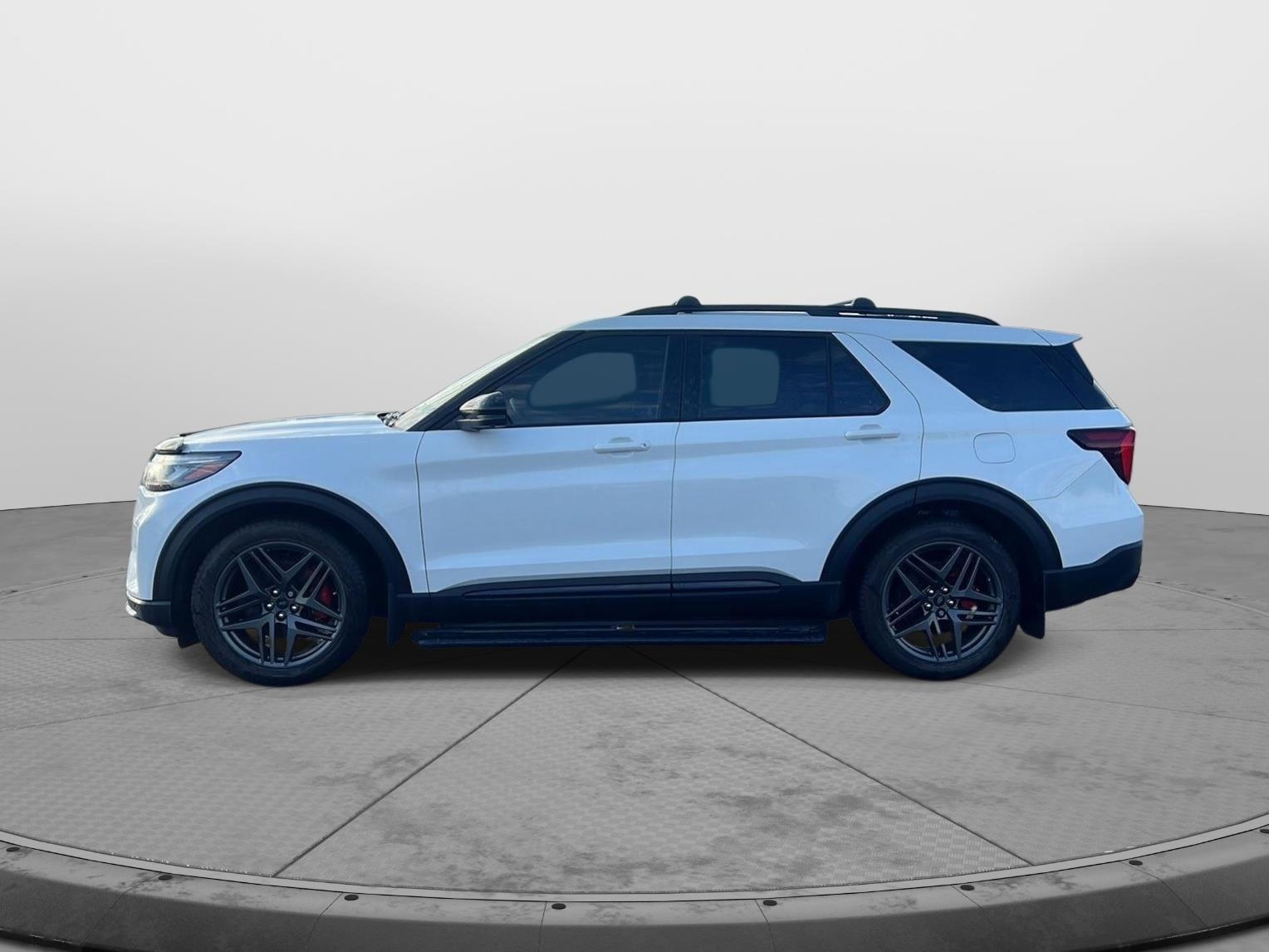 2025 Ford Explorer photo 6 of 62