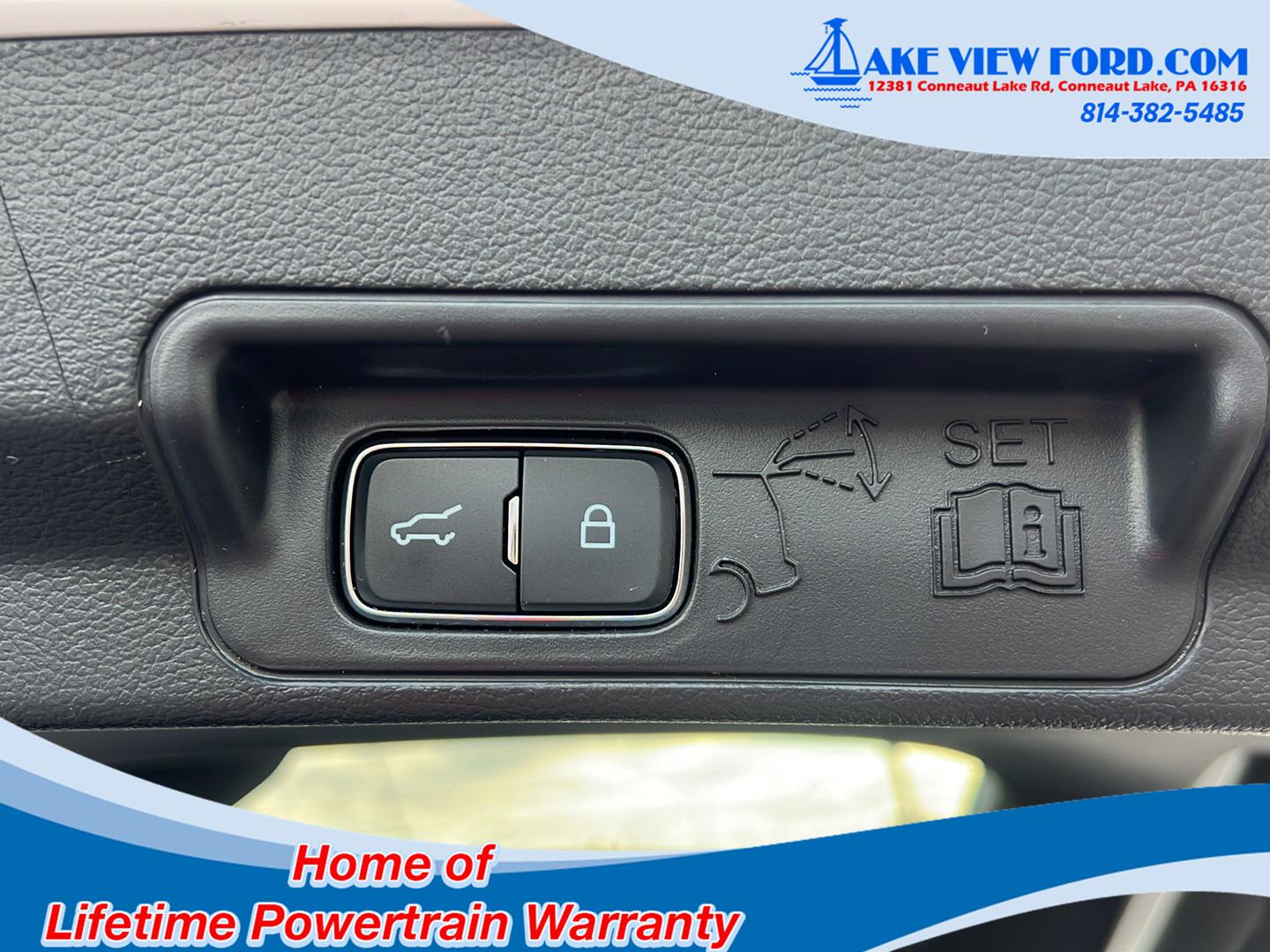 2025 Ford Explorer photo 14 of 62