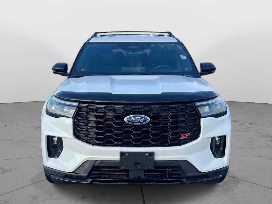2025 Ford Explorer photo 18 of 62