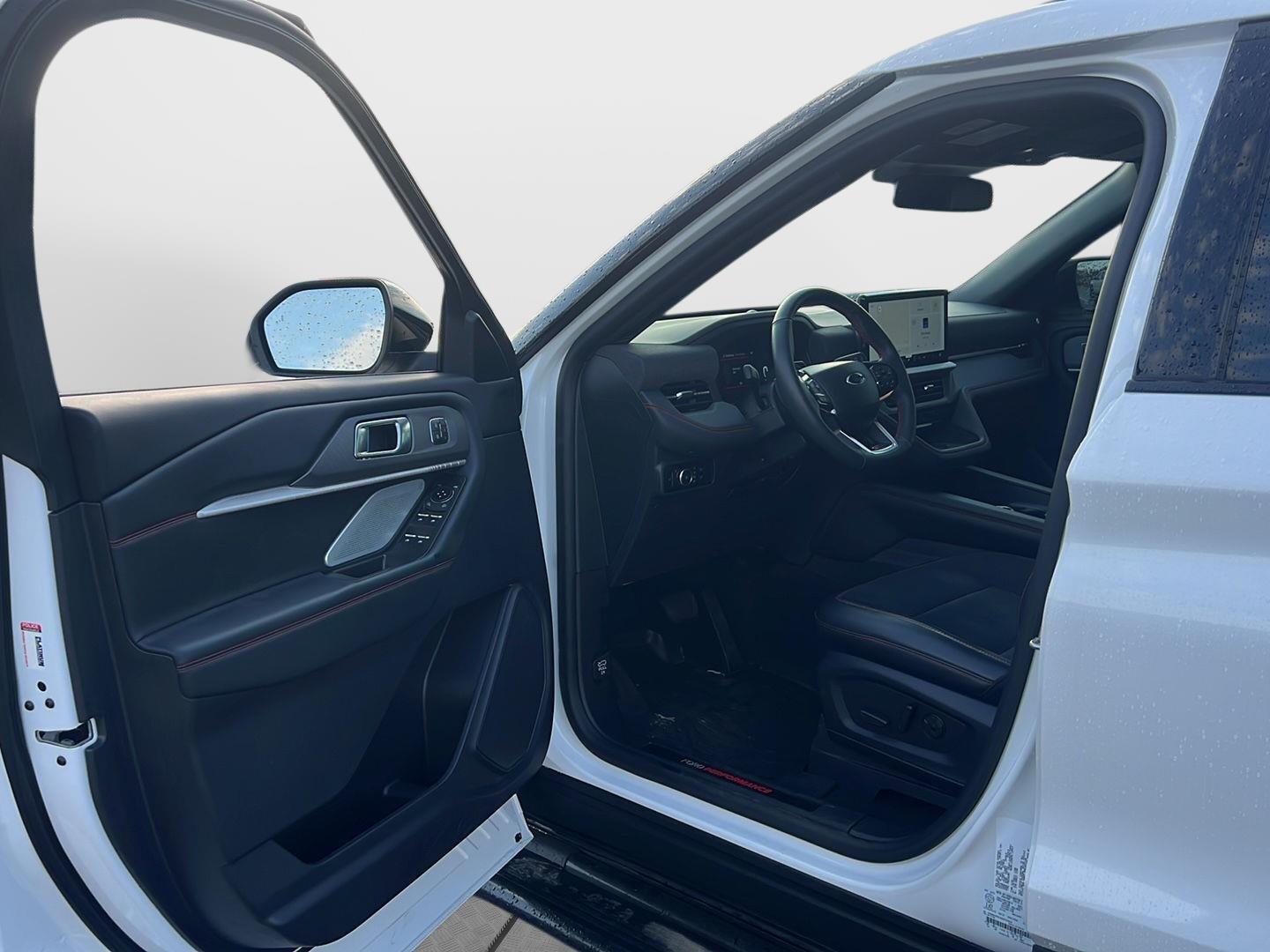 2025 Ford Explorer photo 20 of 62
