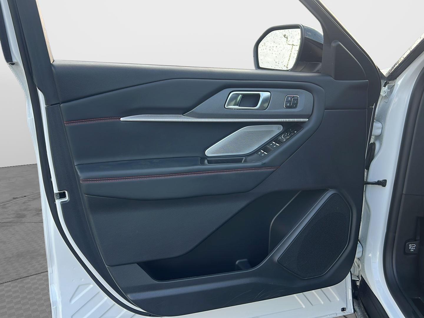 2025 Ford Explorer photo 23 of 62
