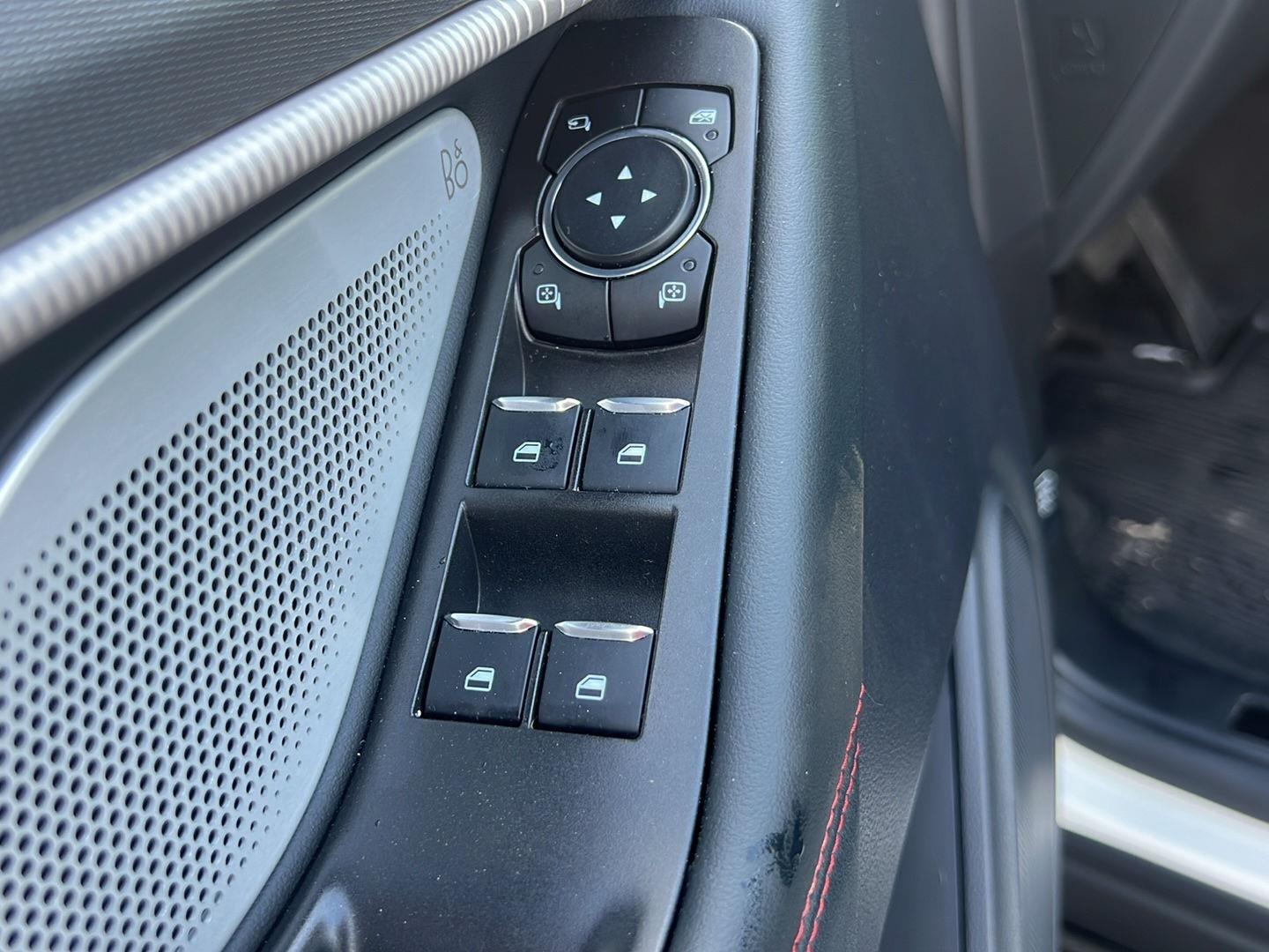 2025 Ford Explorer photo 26 of 62