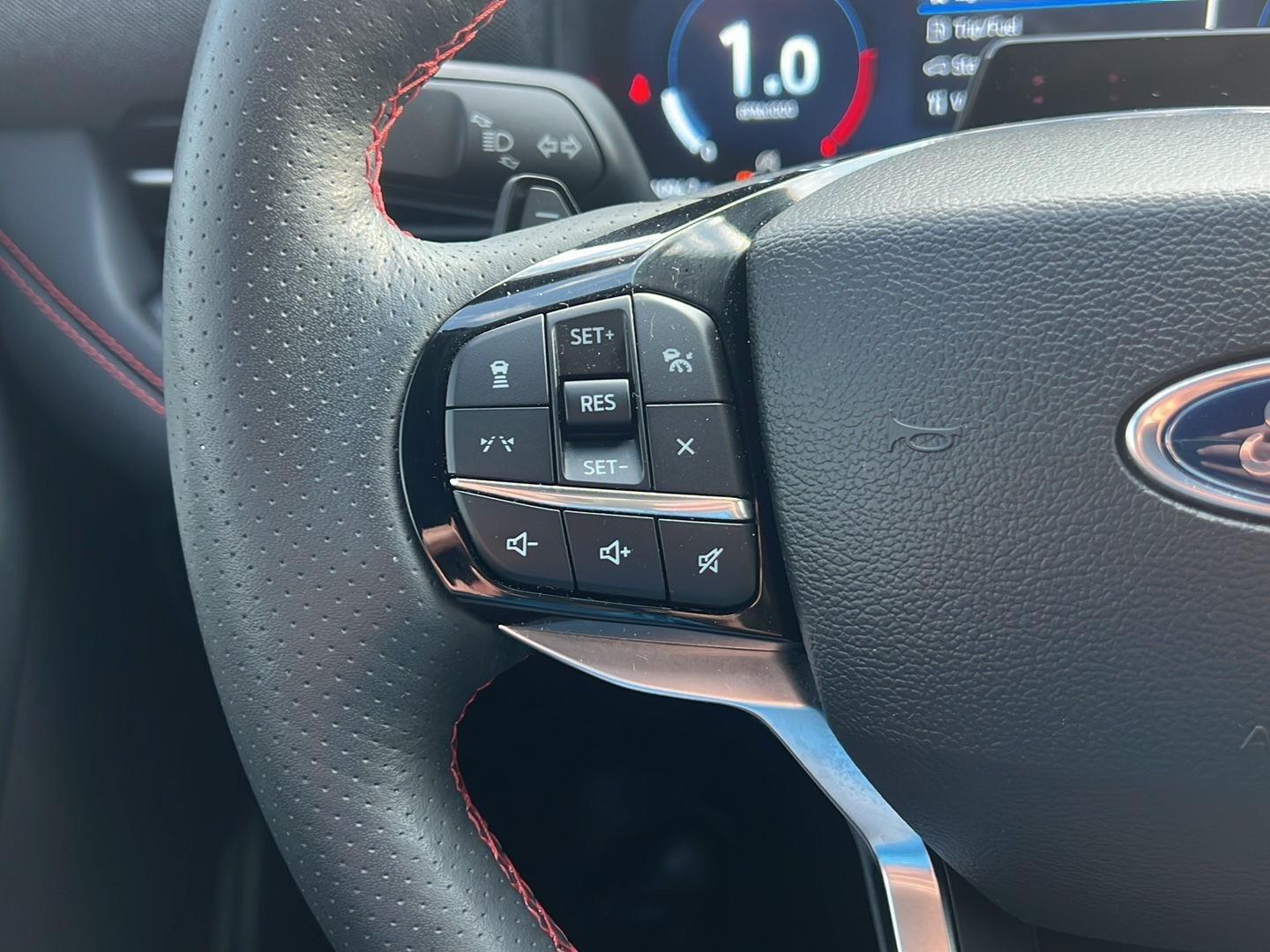 2025 Ford Explorer photo 32 of 62
