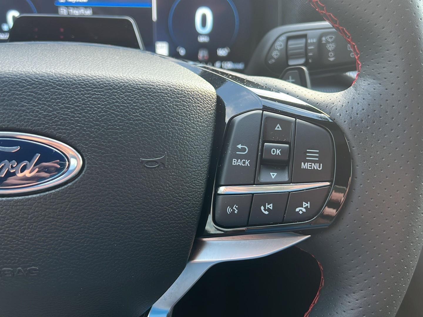 2025 Ford Explorer photo 33 of 62